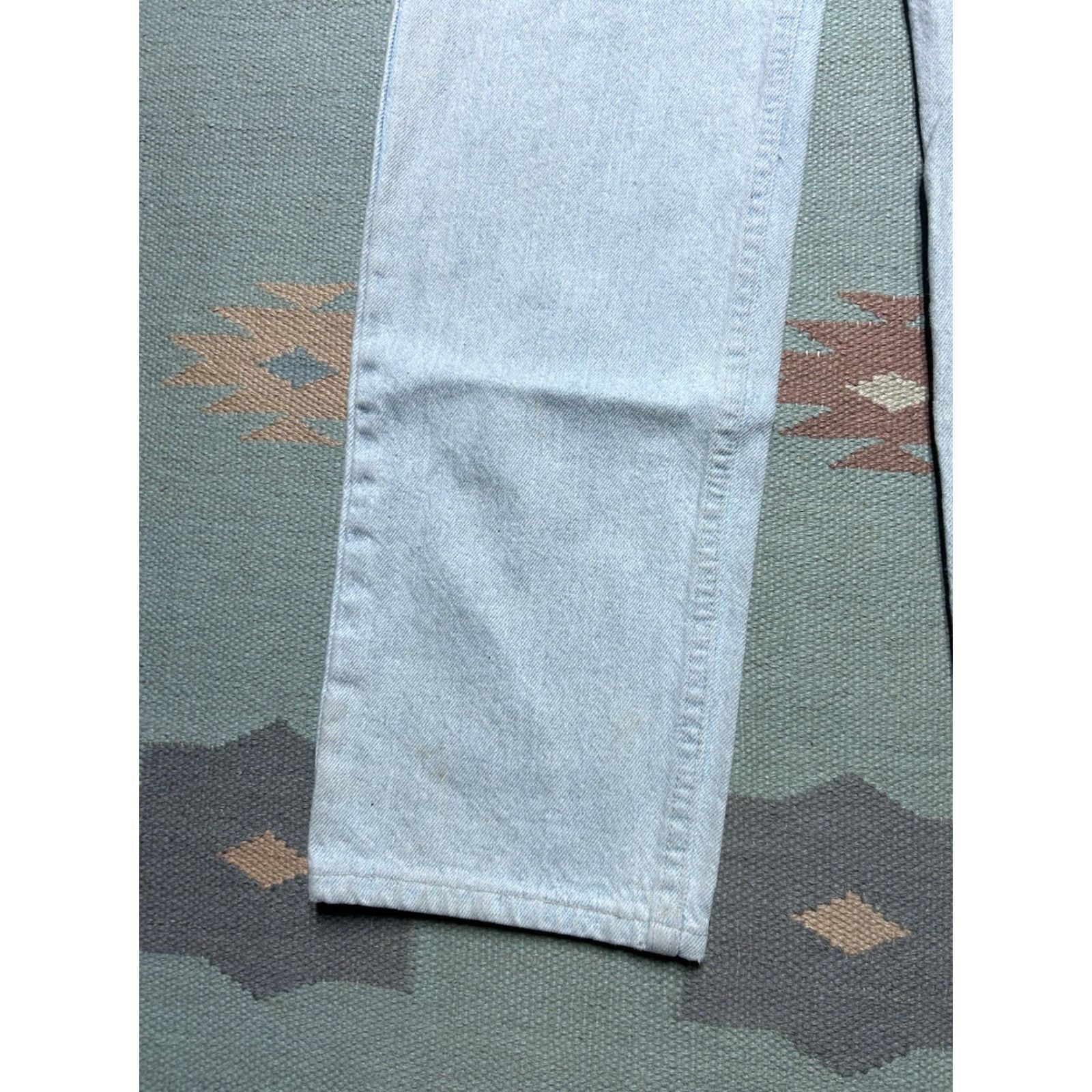 Levi's VINTAGE Levi’s 505 Jeans Main Selling Point Denim Straight Leg Men 34 Regular 32 Inseam Light Wash USA 80s Mens Jeans Size US 34 / EU 50 - 7 Thumbnail
