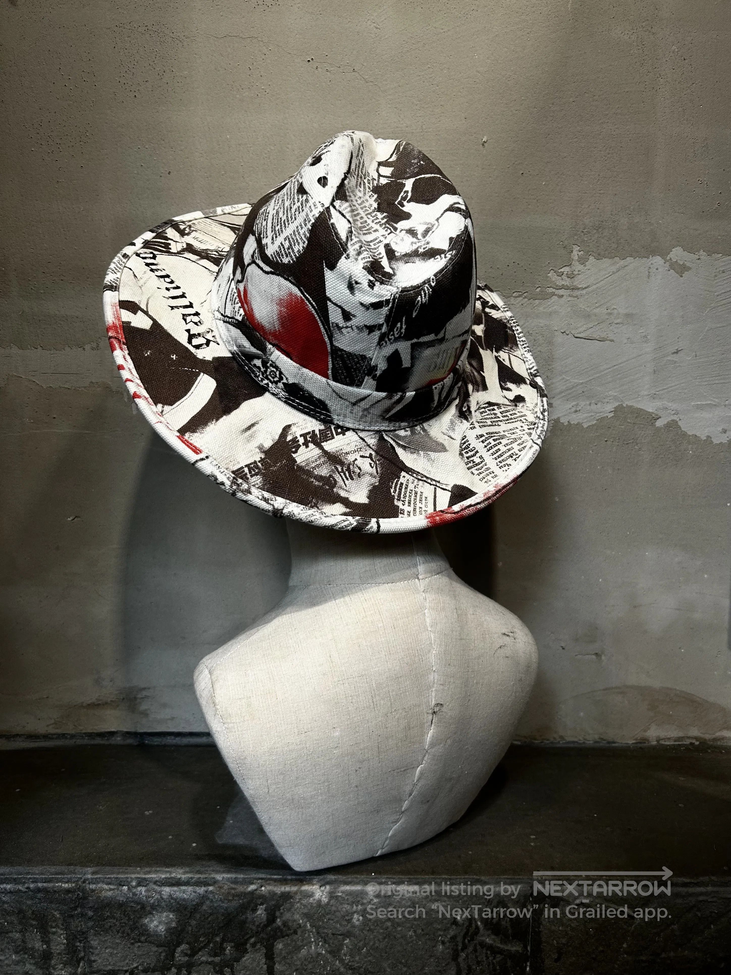 John Galliano John Galliano 00s Newspaper Print Hat. Size ONE SIZE - 5 Thumbnail