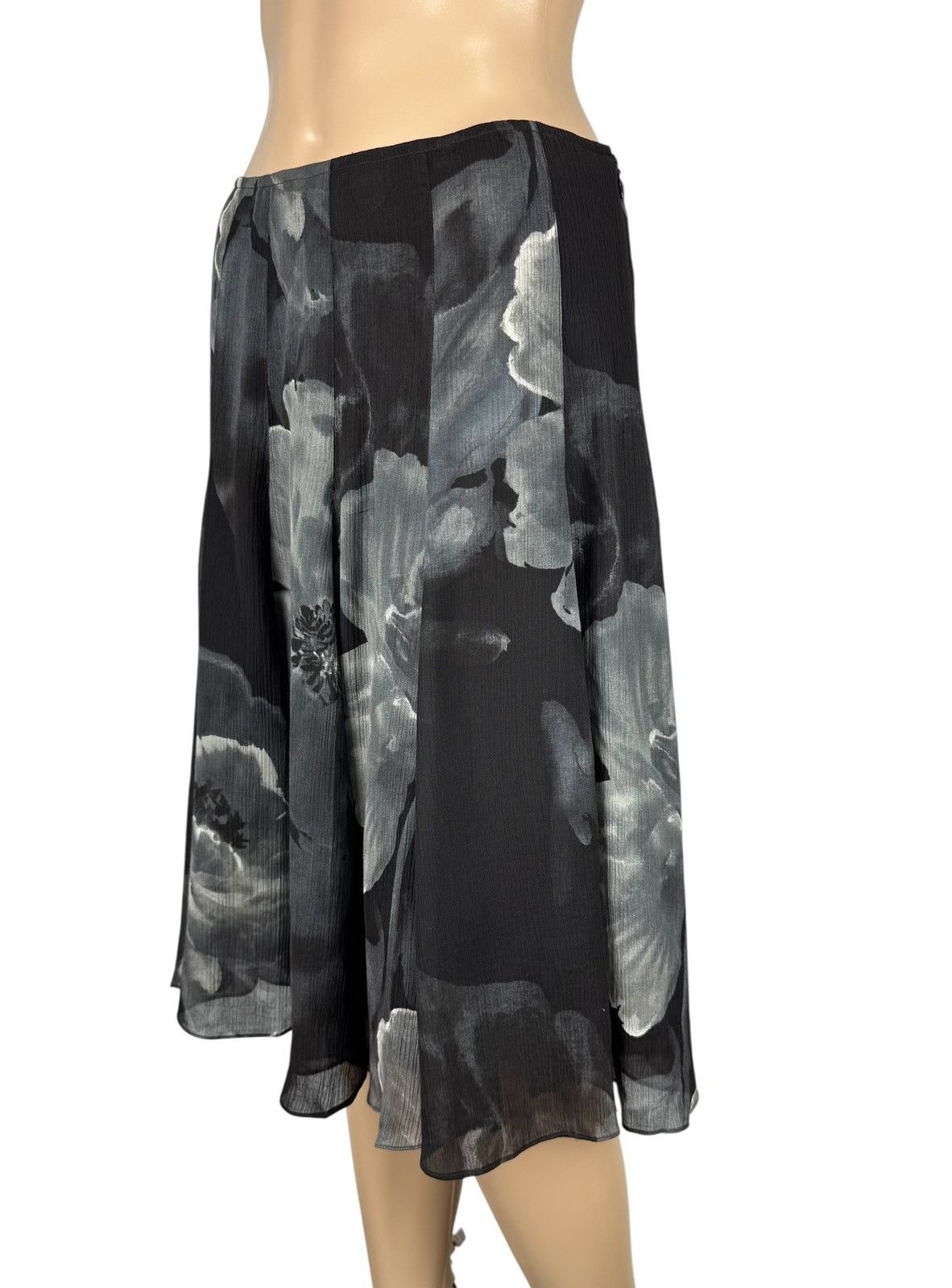 Emanuel Ungaro Emanuel Ungaro Pleated Skirt Silk-Cotton Flower Print Size 30" / US 8 / IT 44 - 5 Thumbnail
