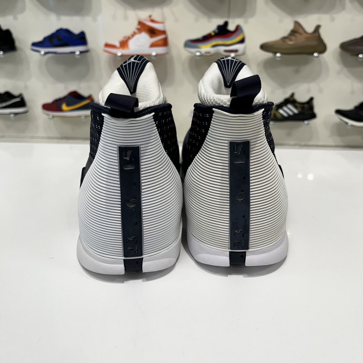 Nike Air Jordan 15 Retro Obsidian Size US 9.5 / EU 42-43 - 5 Thumbnail