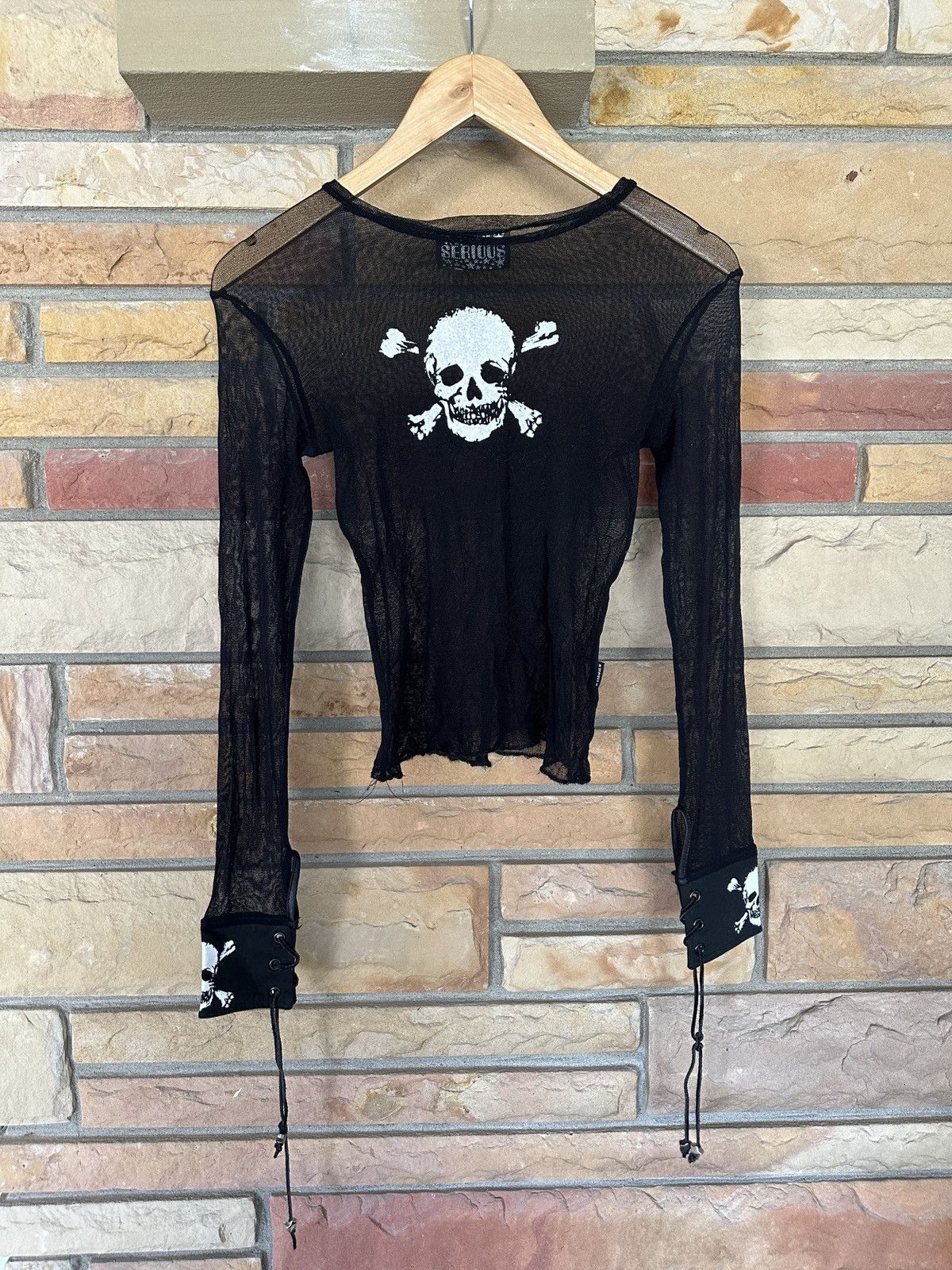 Vintage Vintage 90s Skull and Crossbones Mesh Top Size L / US 10 / IT 46 - 1 Thumbnail