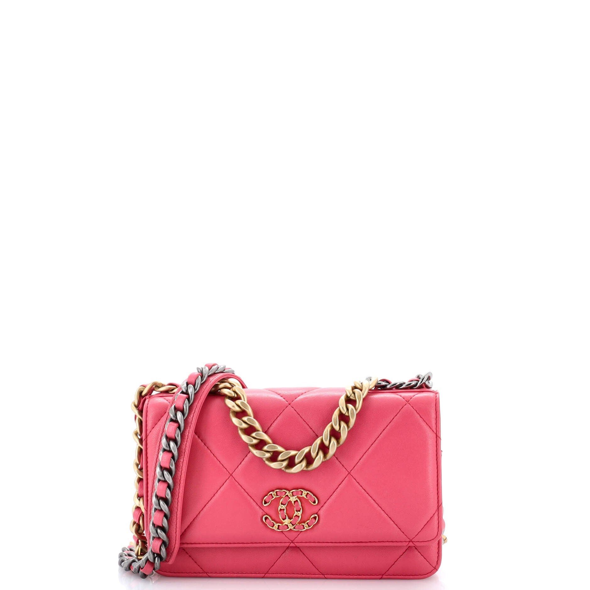Chanel 19 Wallet on Chain Size ONE SIZE - 1 Thumbnail