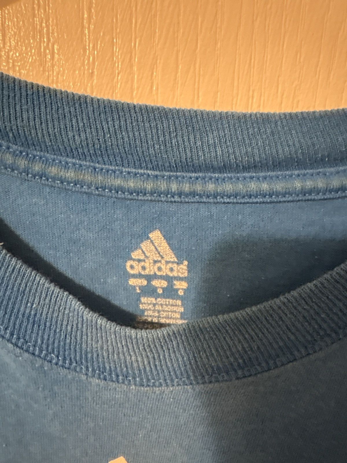 Adidas Vintage magic basketball tshirt Size US L / EU 52-54 / 3 - 3 Thumbnail