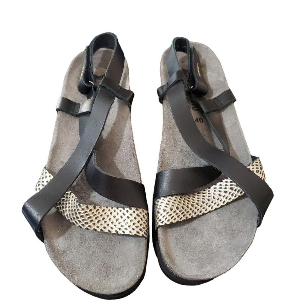 Mephisto Mephisto NWOT Ladies Black & Gold Flat Walking Sandals 10 Size US 10 / IT 40 - 1 Thumbnail