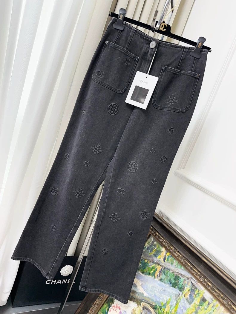 Chanel Chanel Gray embossed double C multi-element pattern jeans Size 24" / US 00 / IT 34 - 1 Thumbnail