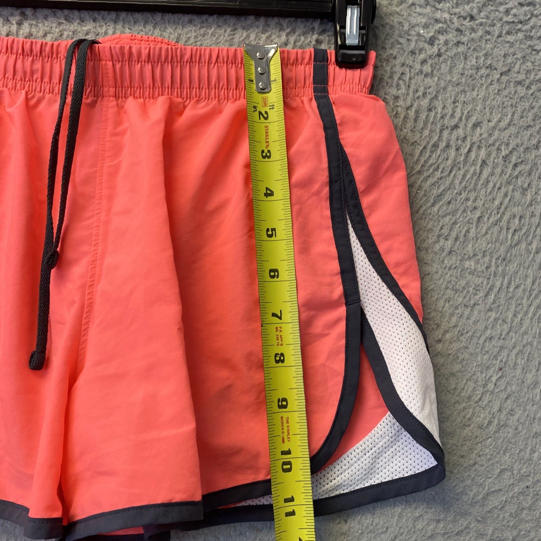 Under Armour Under Armour Shorts Womens S Small Pink Drawstring Athletic Heat Gear Gym Size 28" / US 6 / IT 42 - 6 Thumbnail