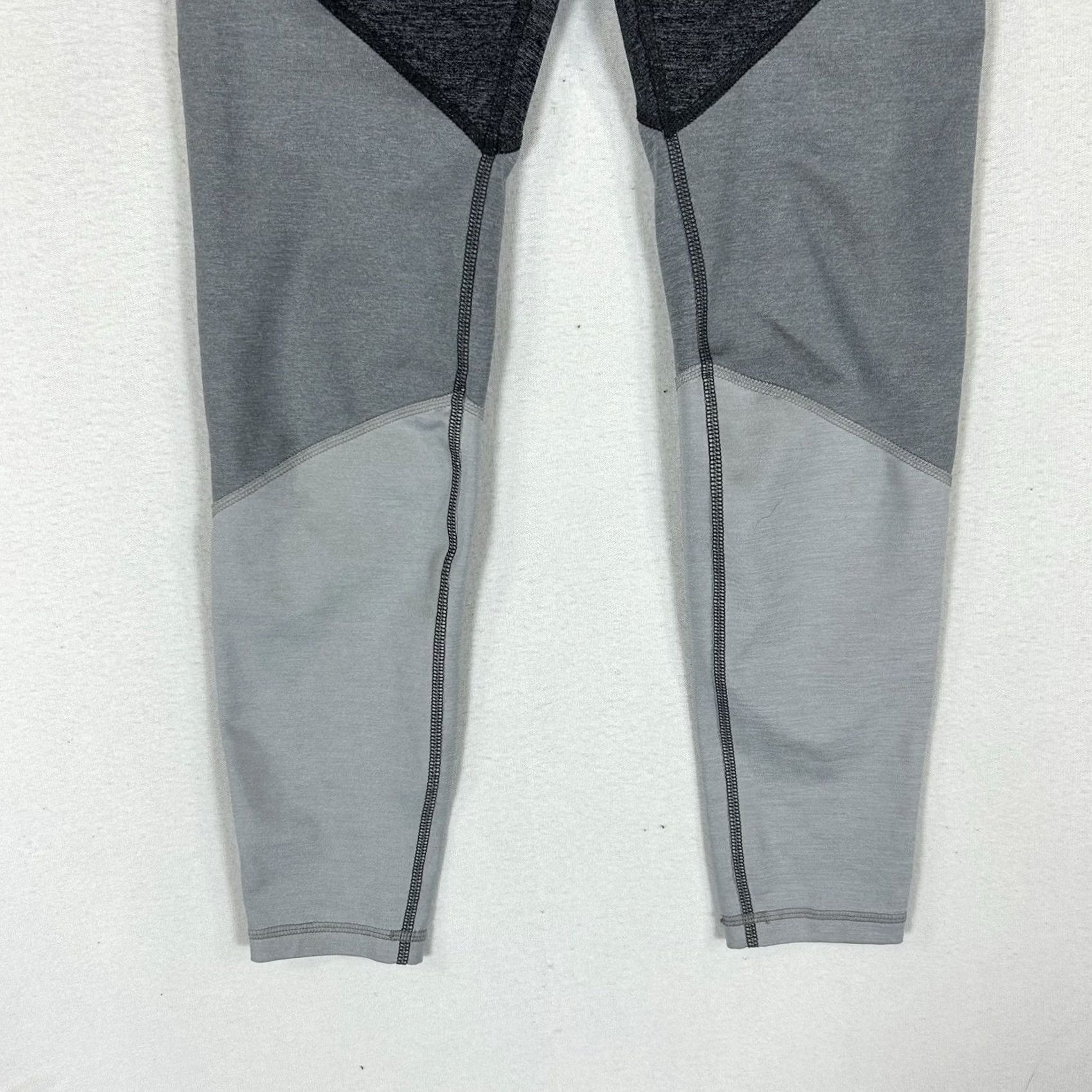 Old Navy Old Navy Active Go-Dry Leggings Women Size M Gray Colorblock Athletic Run Pants Skinny Inseam 29 in Size 32" / US 10 / IT 46 - 4 Thumbnail
