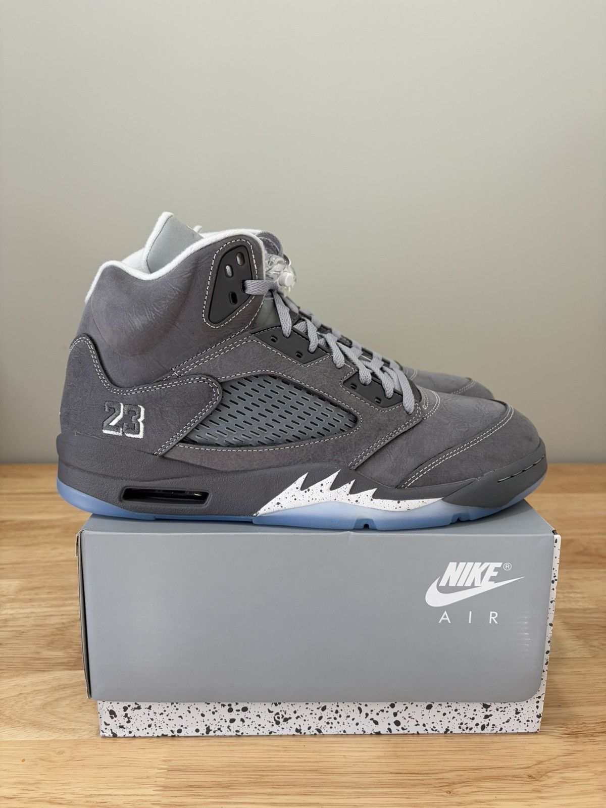 Jordan Brand Air Jordan 5 Retro Wolf Grey 2026 DD0587-002 Size US 10 / EU 43 - 1 Thumbnail