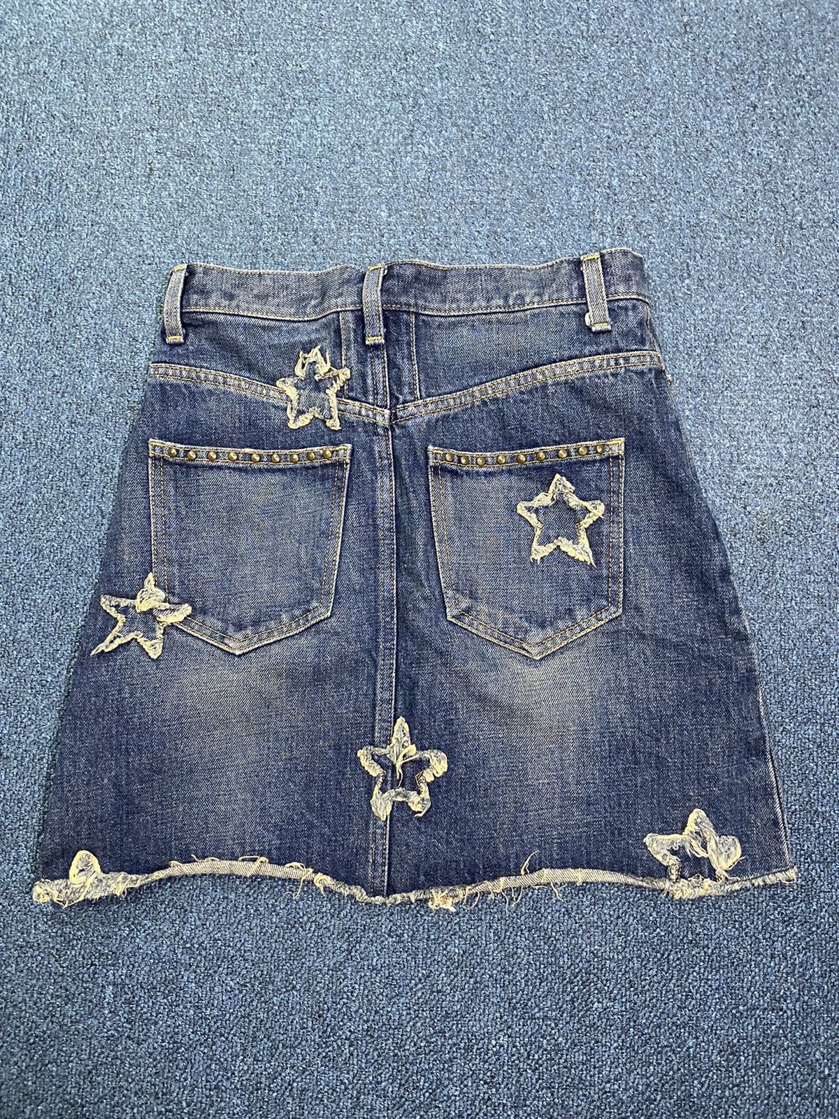 Yves Saint Laurent Yves Saint Laurent Star Denim Skirt Size 27" / US 4 / IT 40 - 2 Thumbnail