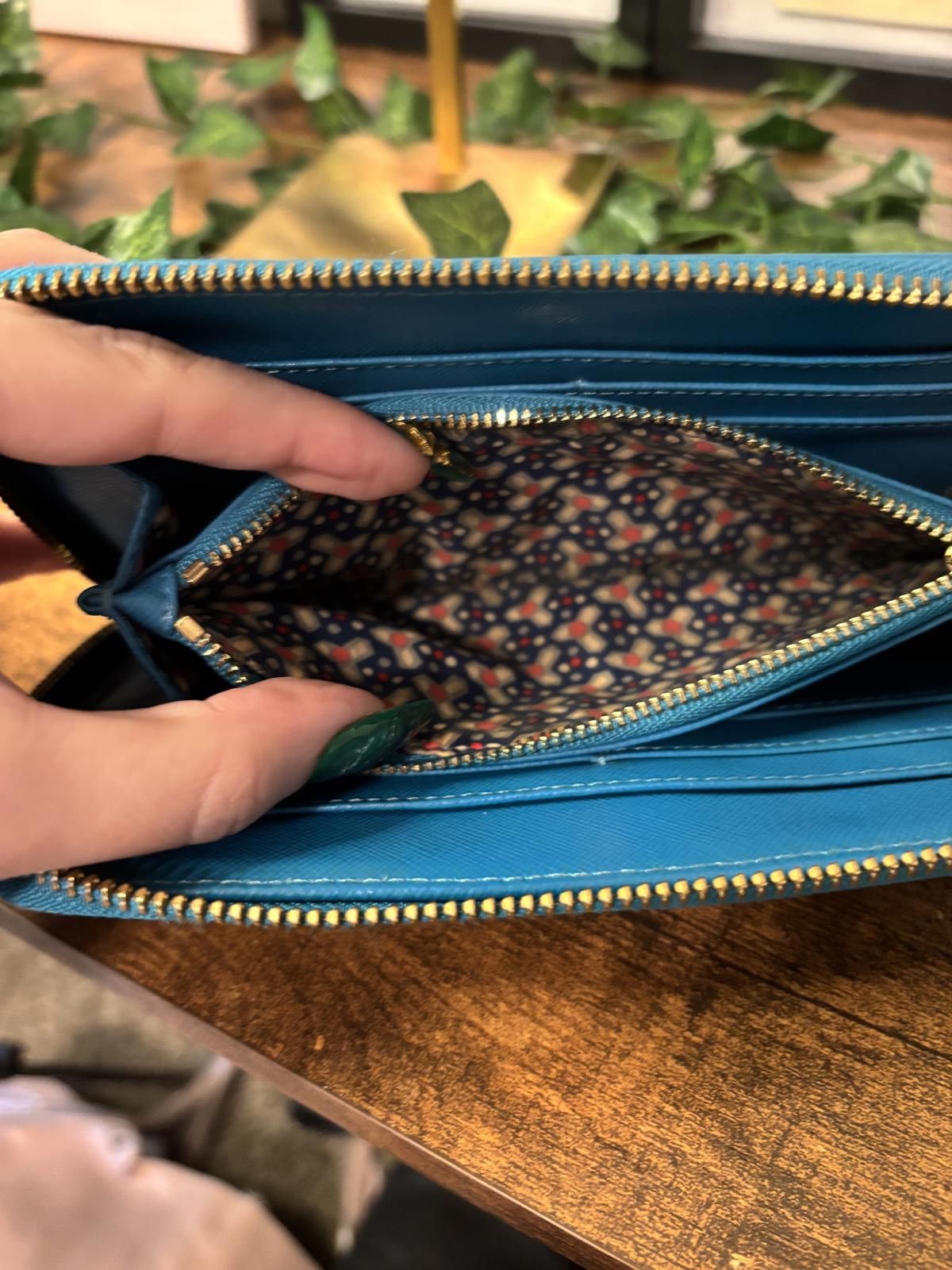 Designer Tory Burch Bright Blue Saffiano Leather Zip Wallet Size ONE SIZE - 8 Thumbnail