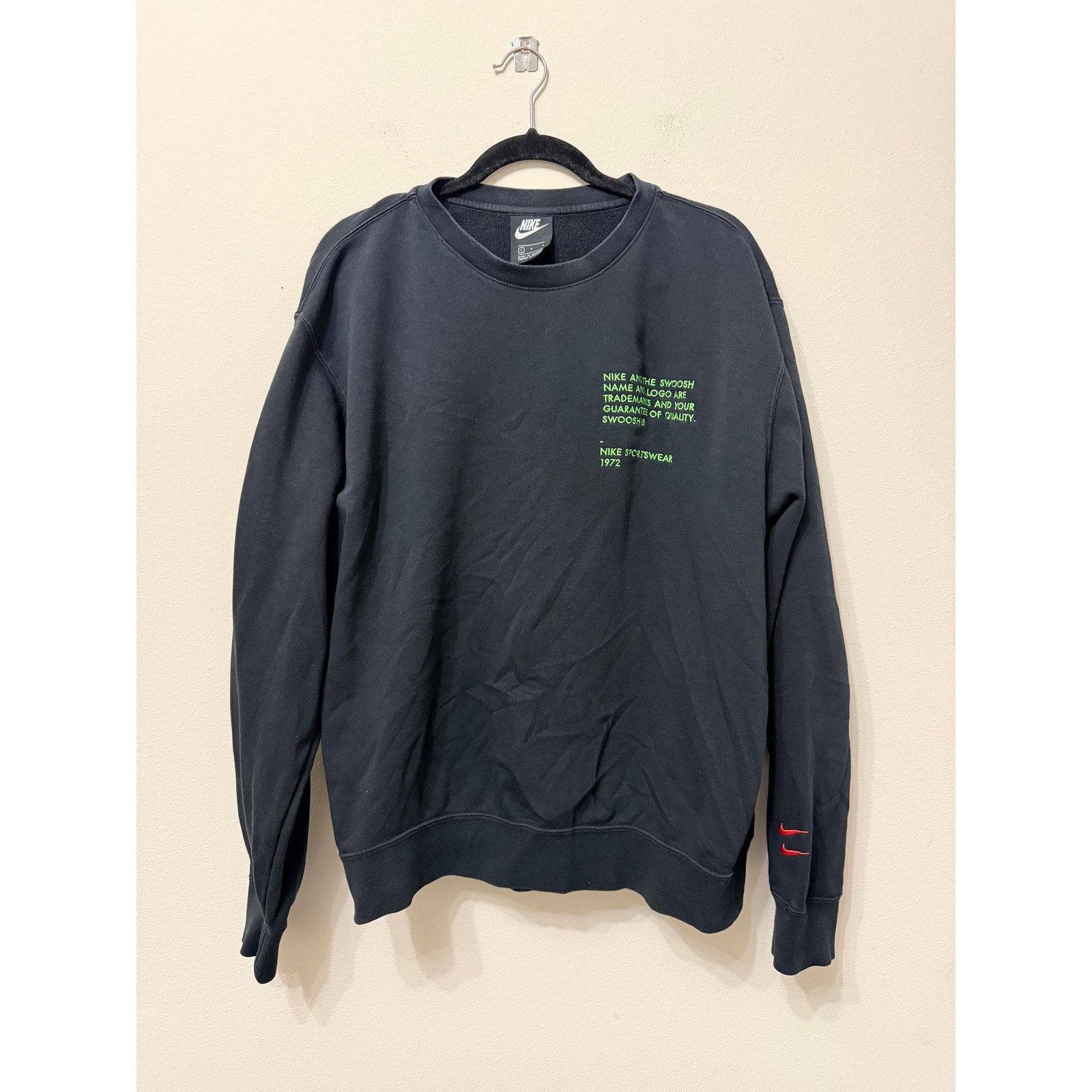 Nike Preloved Men's Nike Sportswear Black Swoosh Pullover Sz L Size US L / EU 52-54 / 3 - 1 Thumbnail