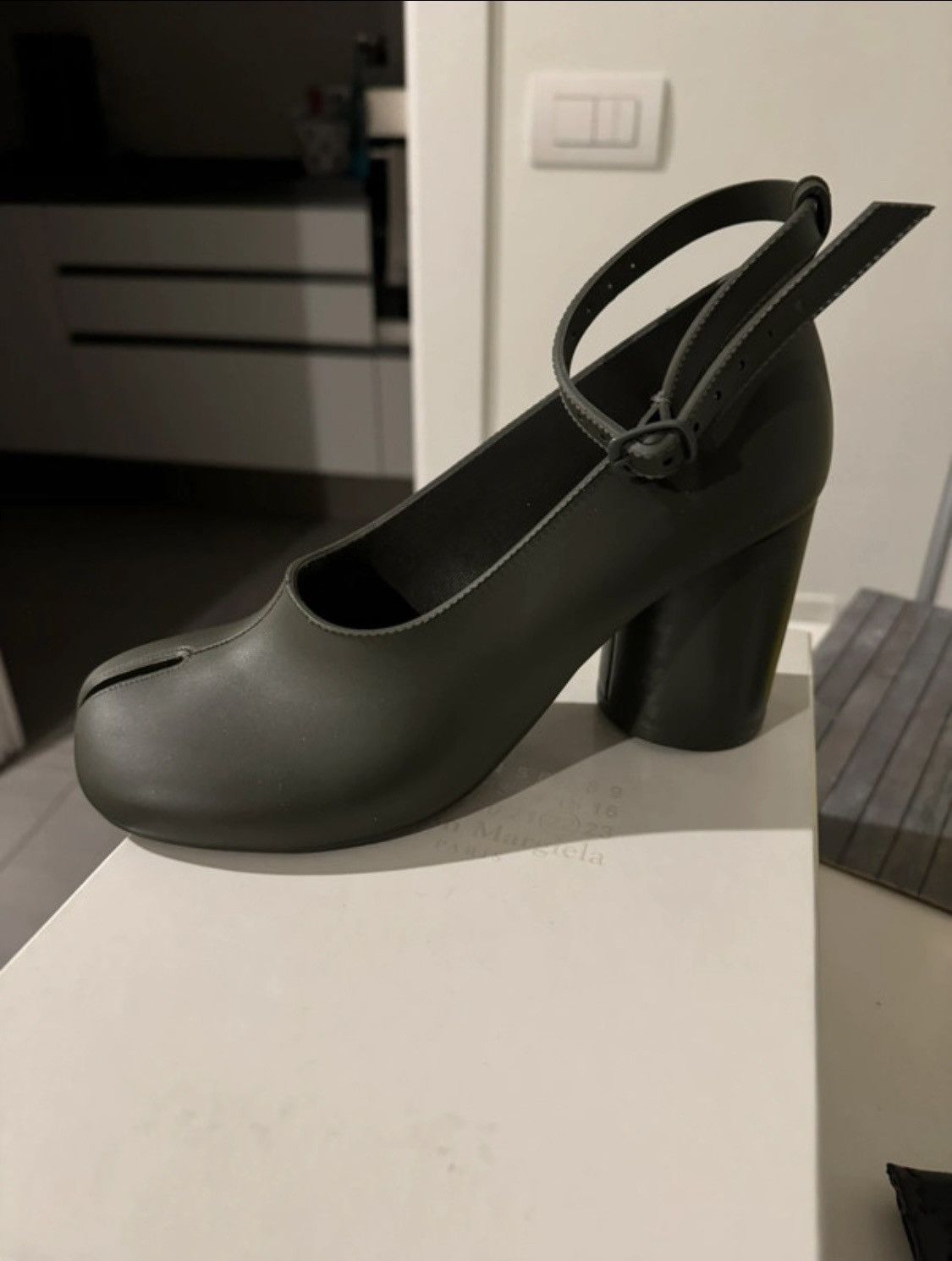 Maison Margiela Tabi Heels Mary Jane style, Olive Green Size US 9 / IT 39 - 1 Thumbnail