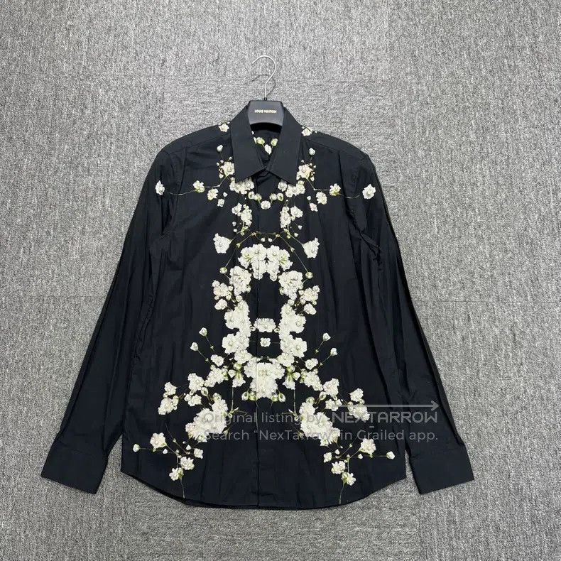 Givenchy Givenchy Size 40 Floral pearl shirt Size: 40 Size US M / EU 48-50 / 2 - 1 Thumbnail