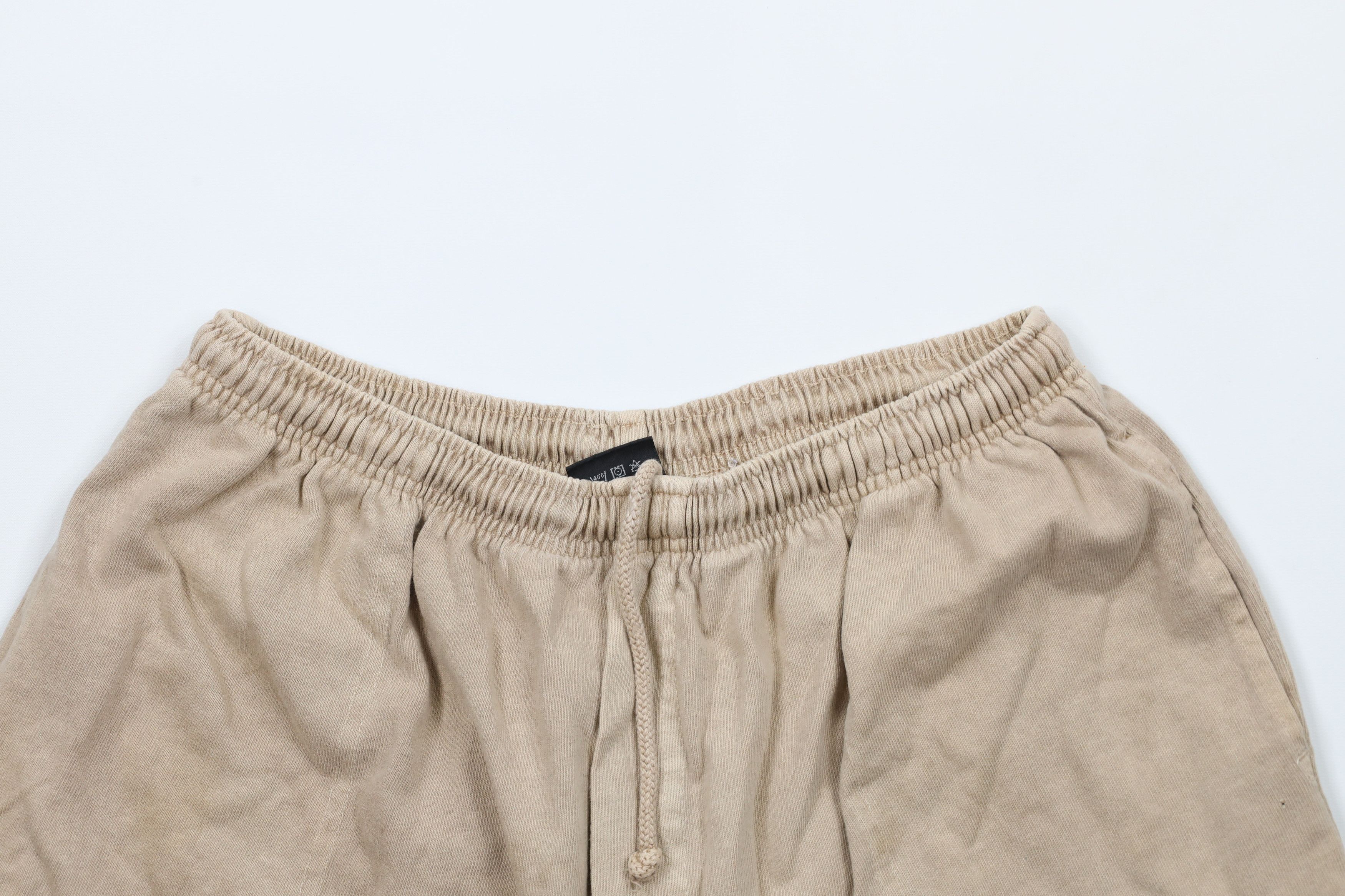 Vintage Vintage 90s Streetwear Pigment Dye Above Knee Shorts Beige Size US 34 / EU 50 - 2 Thumbnail