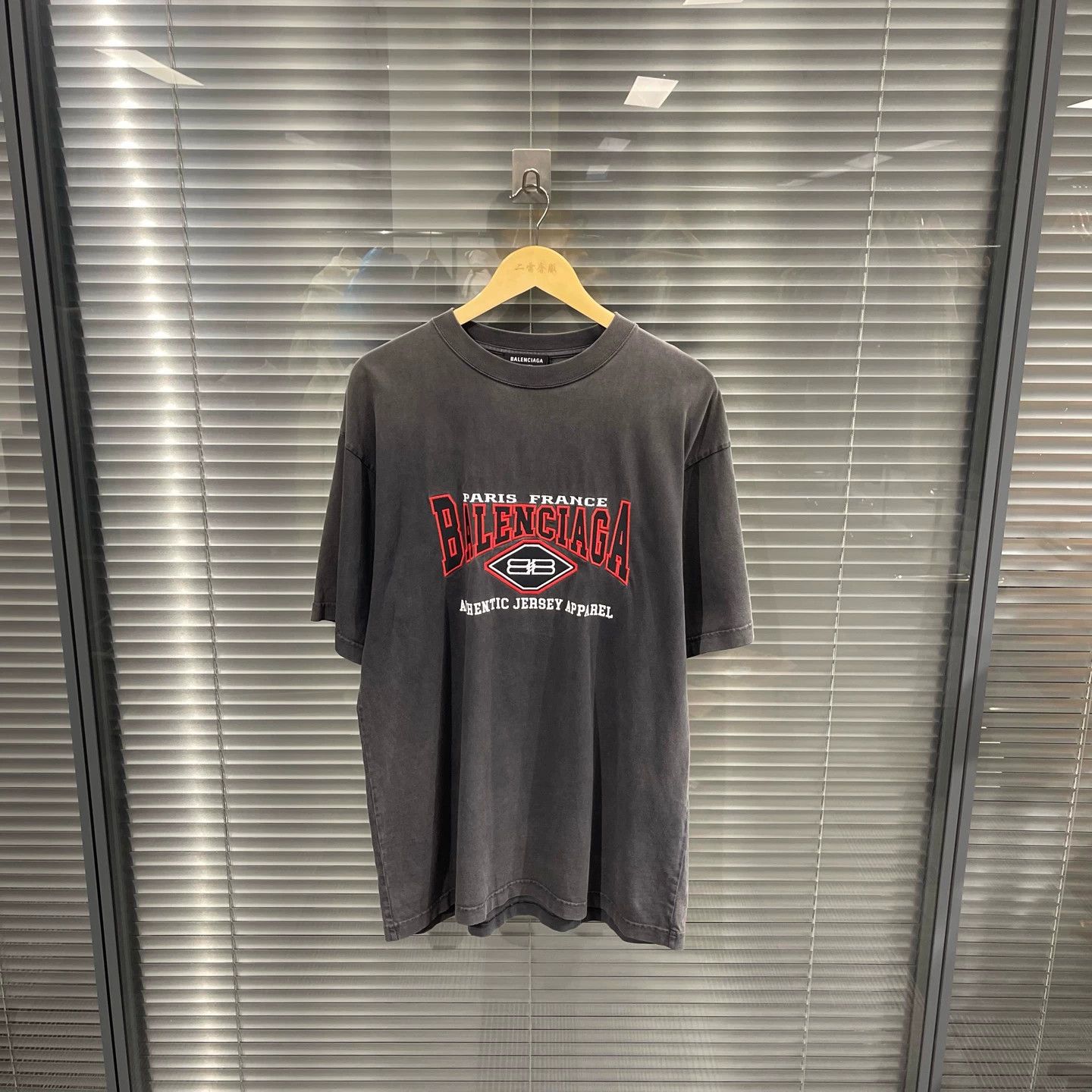 Balenciaga Balenciaga Batman Black Red Embroidered Vintage SS Tee Size US XS / EU 42 / 0 - 1 Thumbnail
