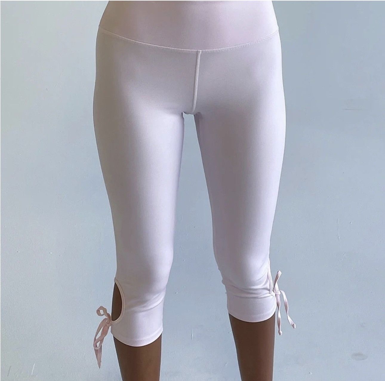 Other Warm Up Cut Out High Waist Capri Pants Size 26" / US 2 / IT 38 - 1 Thumbnail