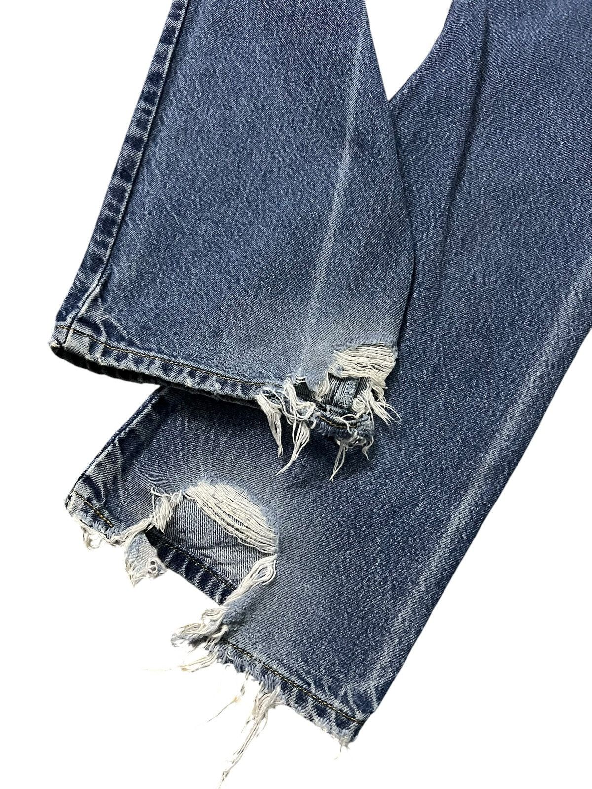 Levi's Vintage levis 517 Distressed Bootcut Jean Size US 31 - 11 Thumbnail