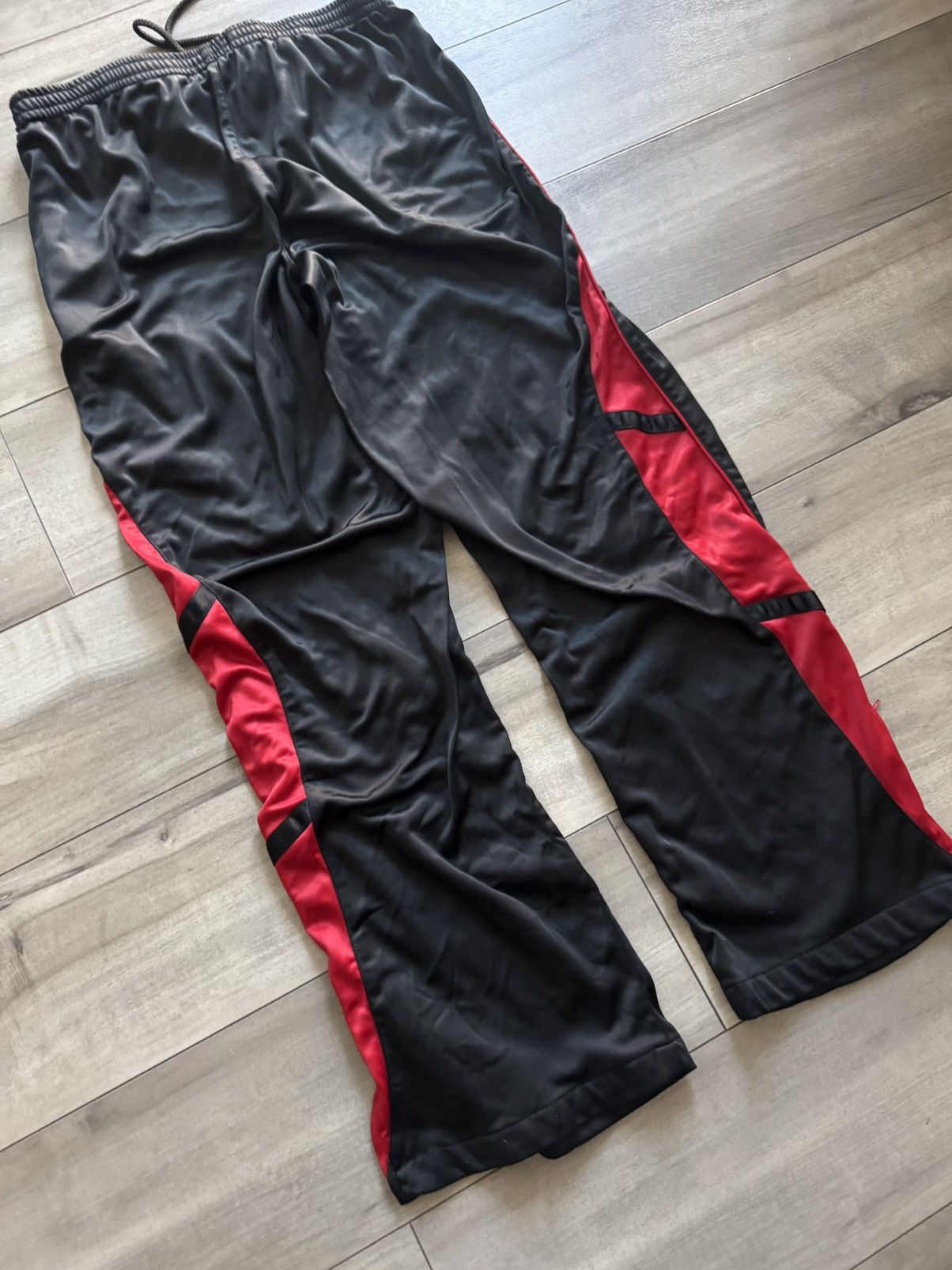 Vintage Cool red striped gym sweats Size US 32 / EU 48 - 5 Thumbnail