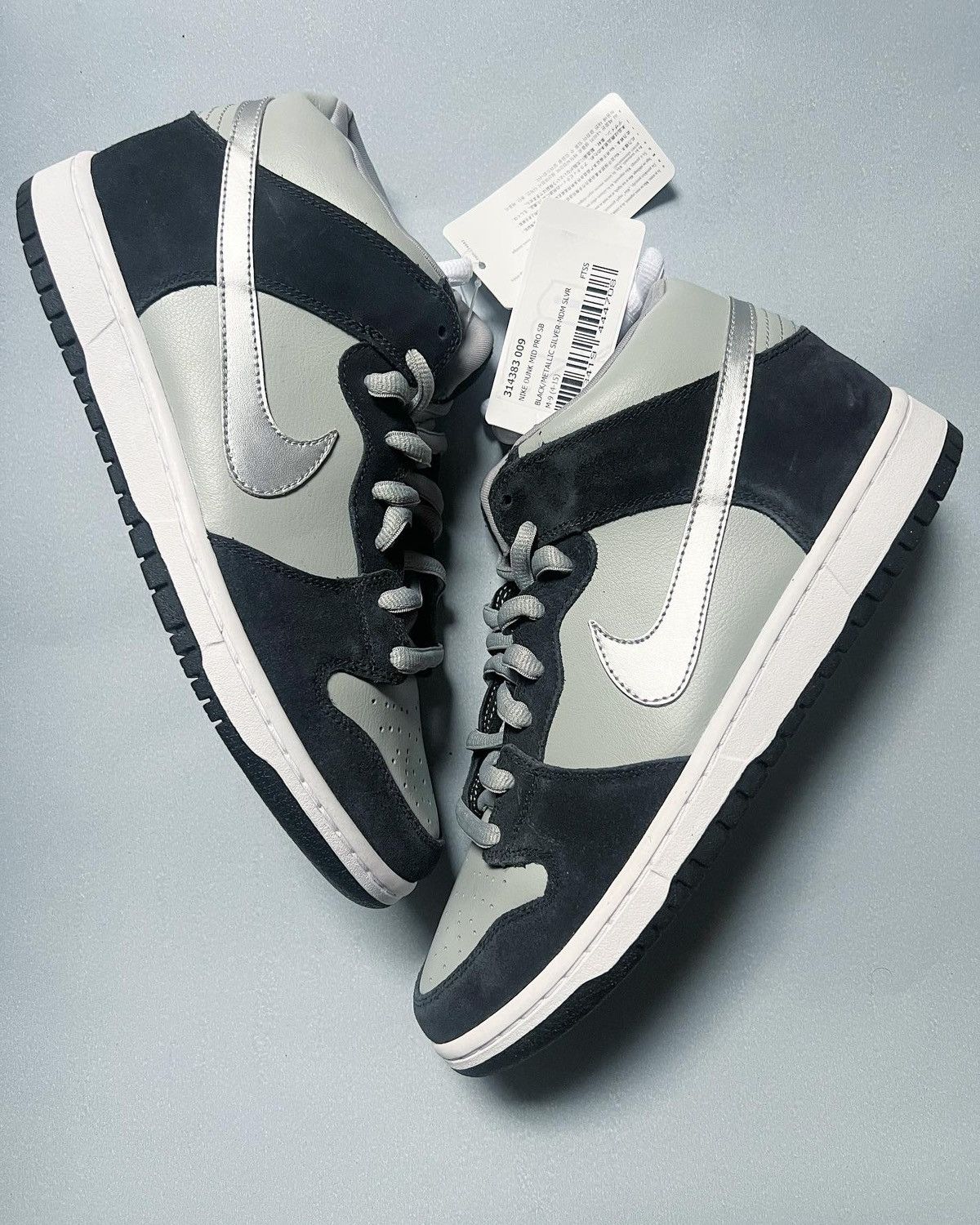 image of Nike Sb Dunk Mid Black/metallic Silver-Mdm Slvr Sample Shoes, Men's (Size 9)