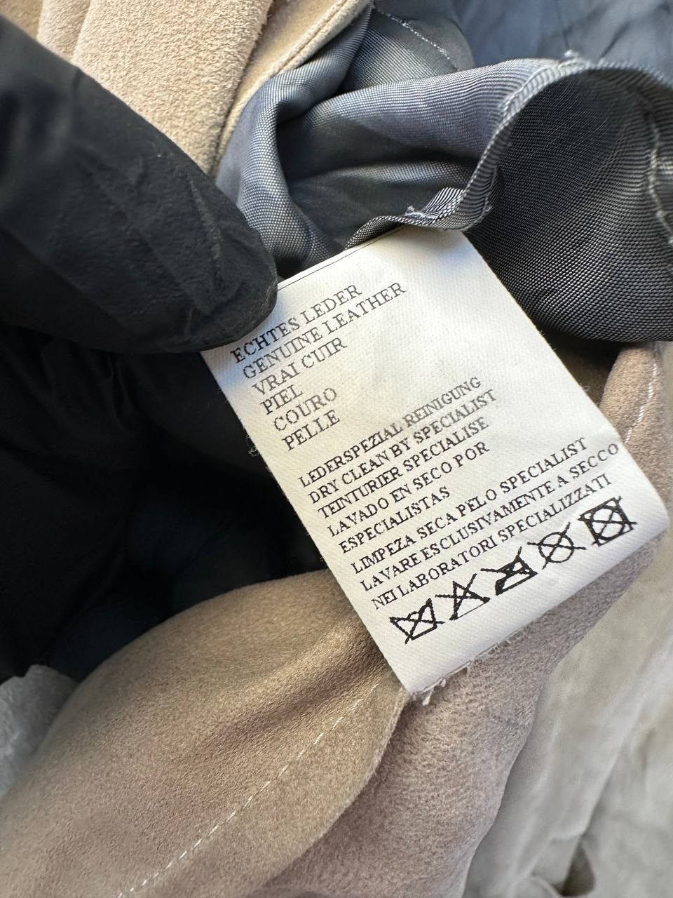 Armani Collezioni Armani Collezioni Velour Coat Vintage Single-Breasted Size XL / US 12-14 / IT 48-50 - 16 Thumbnail