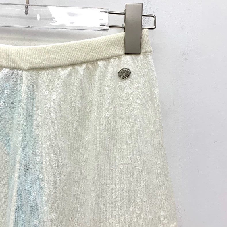 Chanel Chanel Beige sequin camellia embroidered cotton casual ski Size 26" / US 2 / IT 38 - 3 Thumbnail