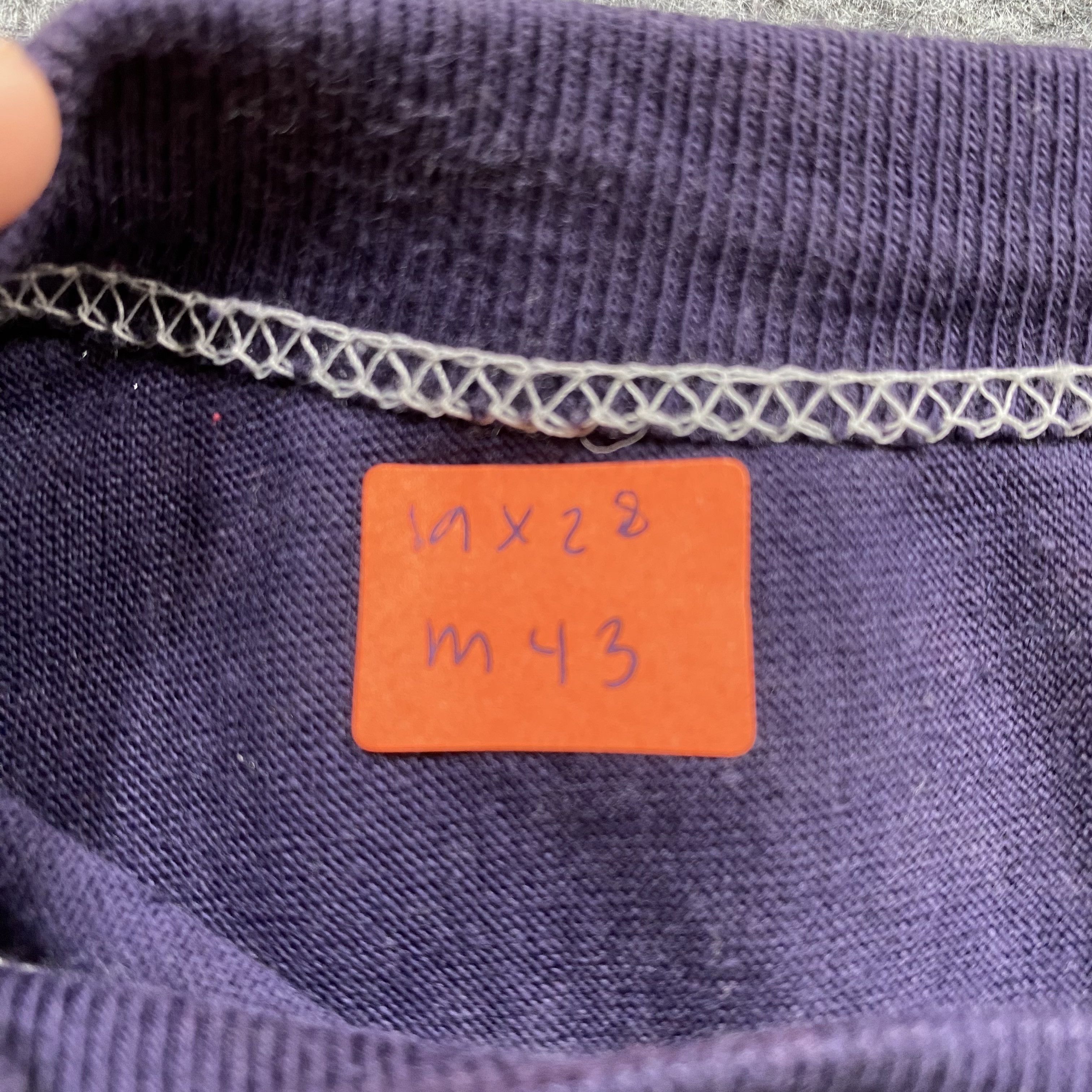 Vintage Vintage 90s Style Statement Tee Purple Single Stitch-M043 Size US S / EU 44-46 / 1 - 3 Thumbnail