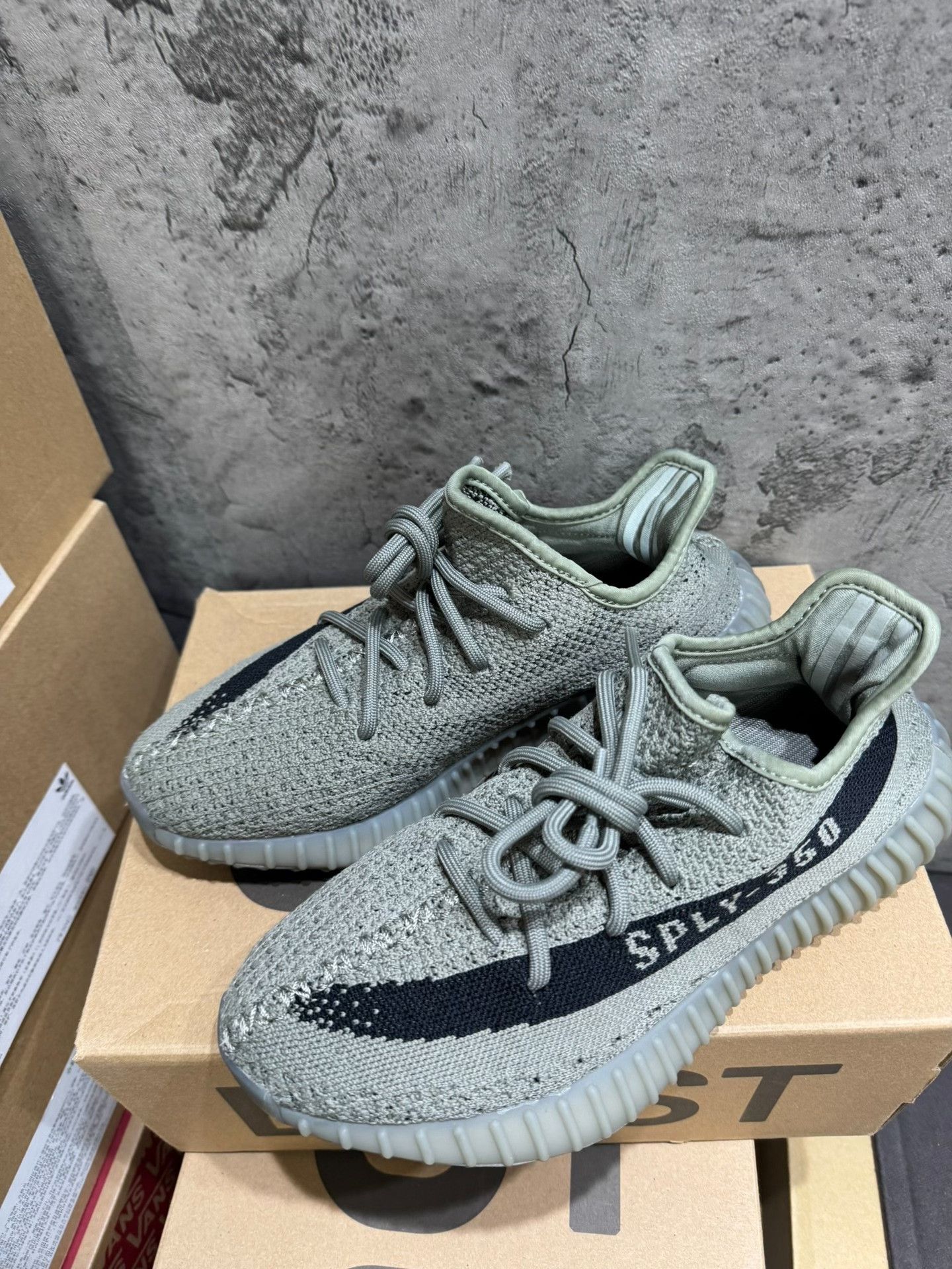 Yeezy Yeezy Multi Lowtop Sneakers 38 Men Size US 6 / EU 39 - 1 Thumbnail