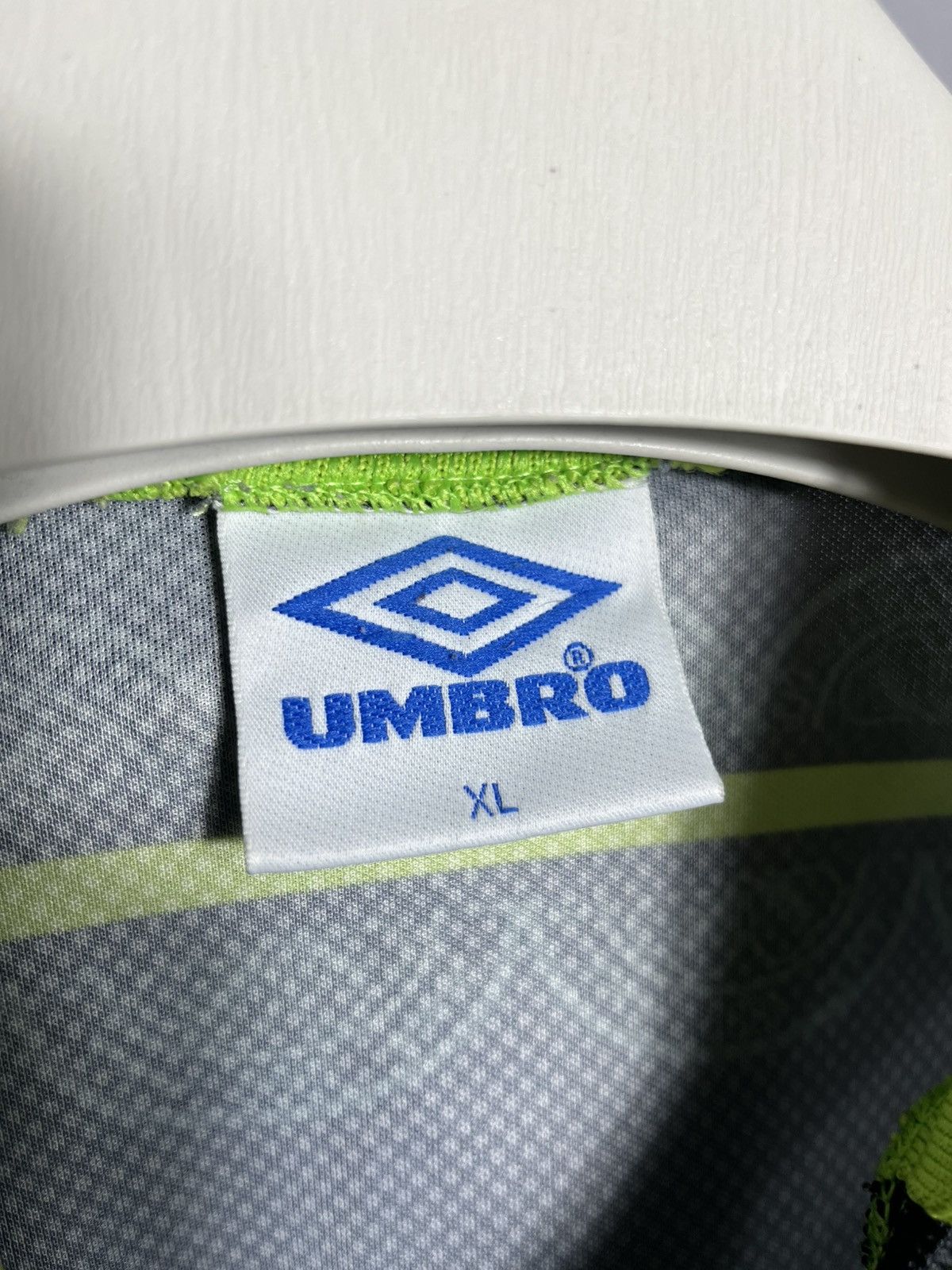 Umbro CELTIC 1998 1999 AWAY SHIRT FOOTBALL SOCCER UMBRO JERSEY Size US L / EU 52-54 / 3 - 6 Thumbnail