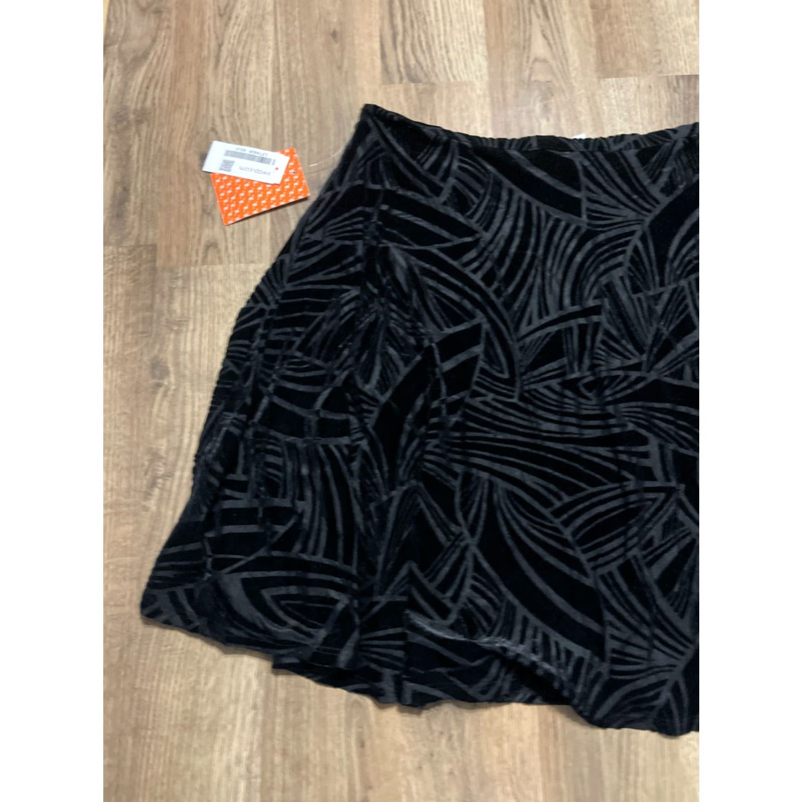 Velvet Moon Skirt Women's Medium Black Mini Velvet Zip on Side Pull On NWT VINTAGE? Size 32" / US 10 / IT 46 - 3 Thumbnail