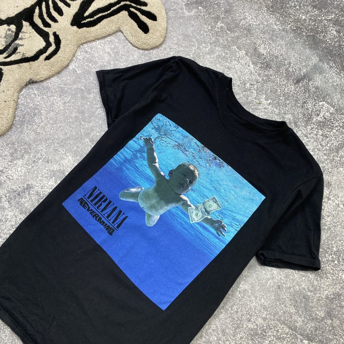 Band Tees Vintage Nirvana Nevermind Big logo rock band tee Size US M / EU 48-50 / 2 - 2 Thumbnail