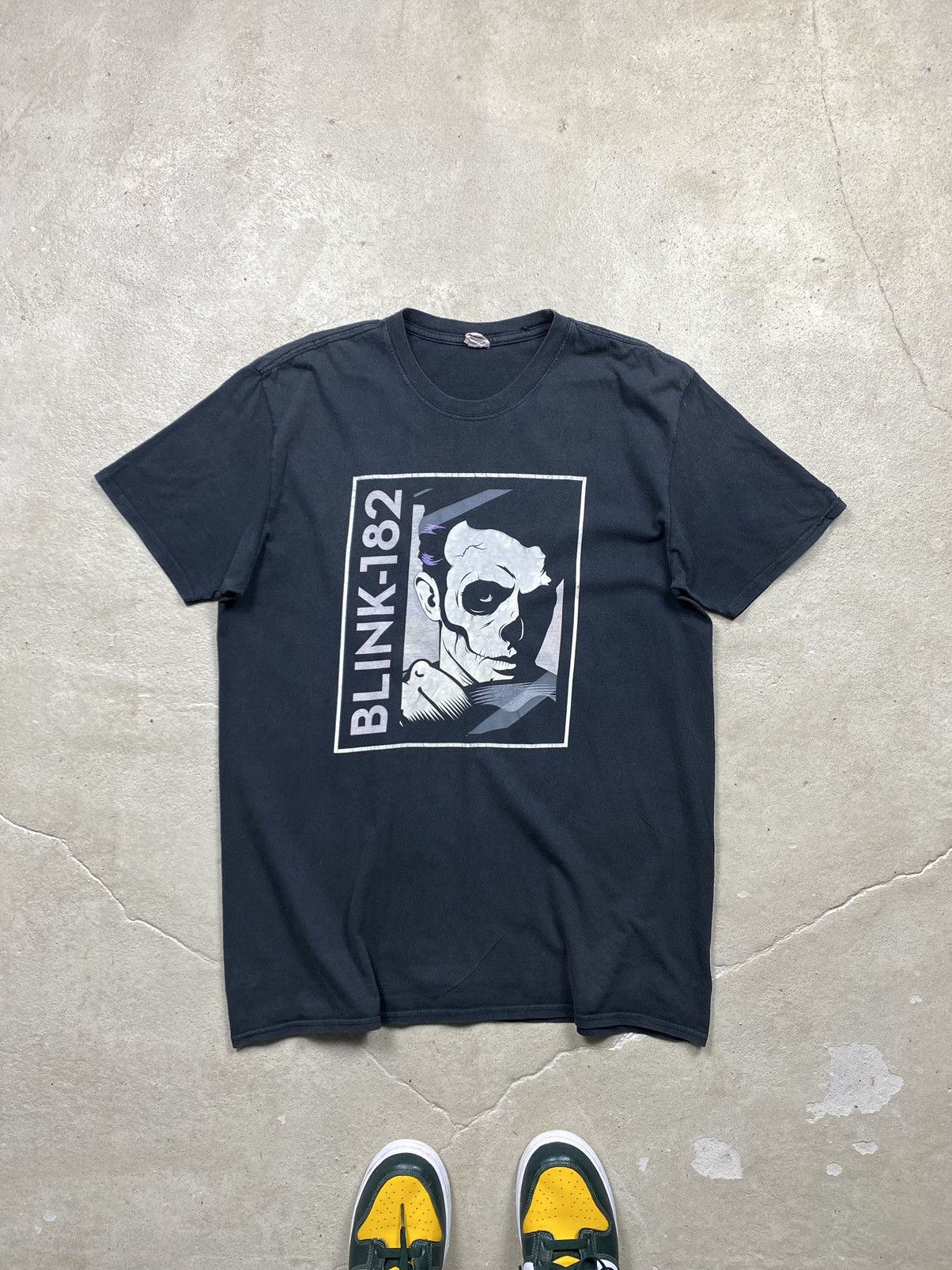 Band Tees Phosphorus Glowing Blink-182 2017 Tour T Shirt (Green Day) Size US XL / EU 56 / 4 - 1 Thumbnail