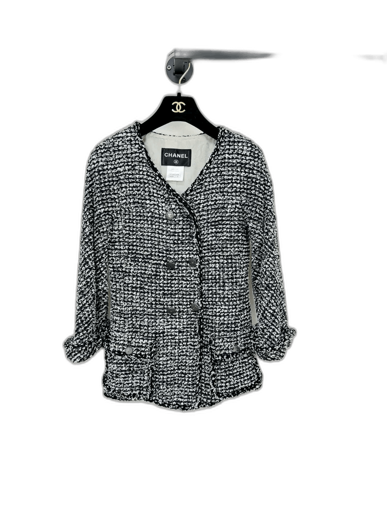 Chanel Classic Black and White Chanel Short Jacket Size XS / US 0-2 / IT 36-38 - 1 Thumbnail