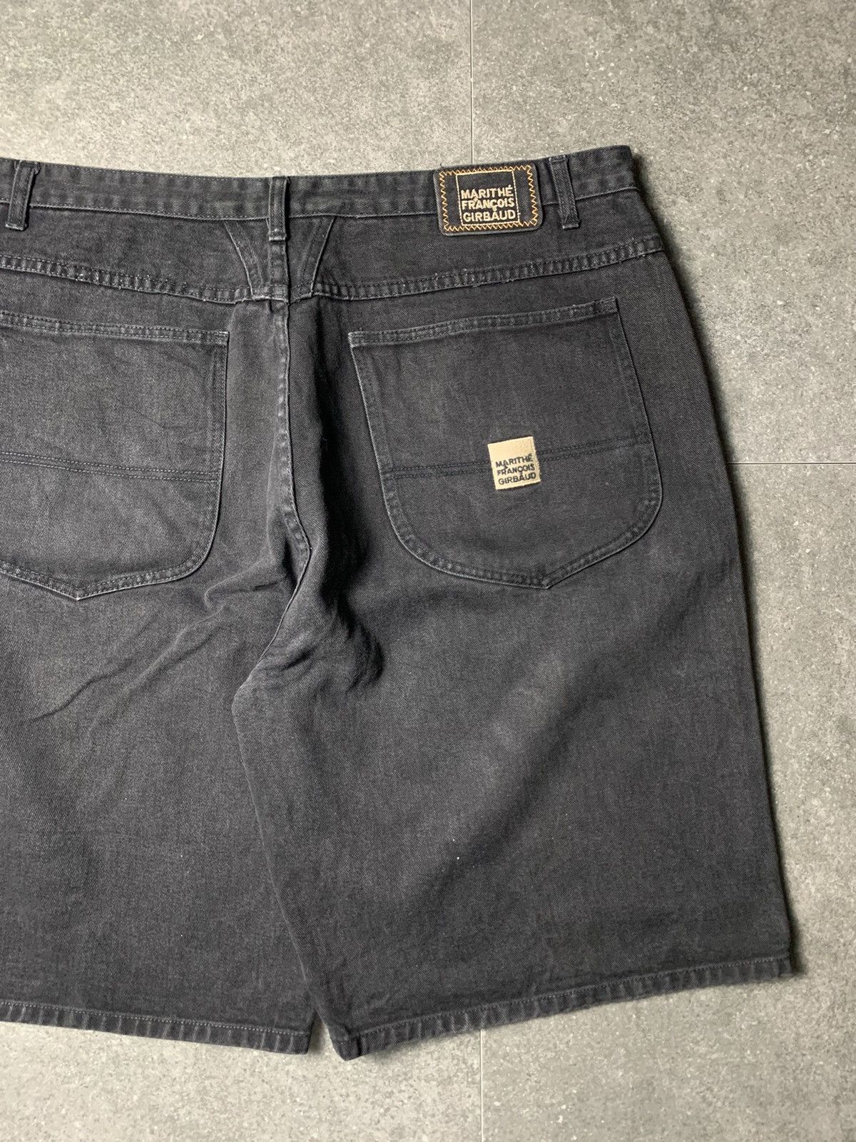 Marithe + Francois Girbaud 2000s Marithe Francois Girbaud Baggy Jorts Size US 42 / EU 58 - 10 Thumbnail