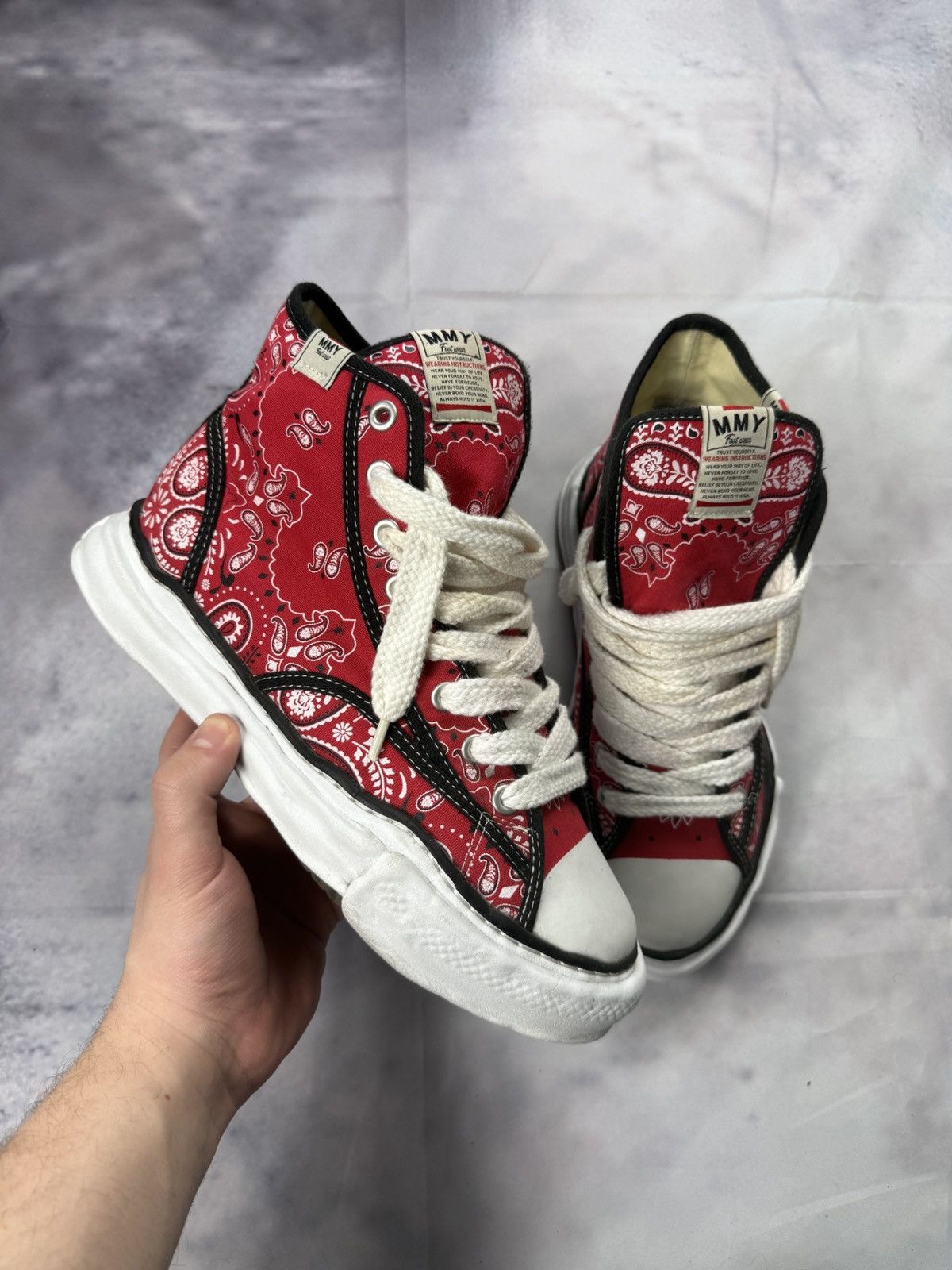 Maison MIHARA YASUHIRO Maison Mihara Yasuhiro MMY Peterson Hi bandana red print Size US 11 / EU 44 - 2 Thumbnail