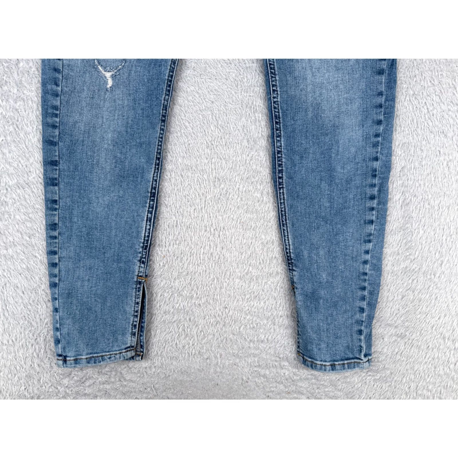 Forever 21 Forever 21 Jeans - Womens - Skinny - High Rise - Distressed Denim - Blue - 29 - 27x27 Inseam - Cotton Blend - Regular Fit - 5-Pocket - Medium Wash Size 29" - 2 Thumbnail