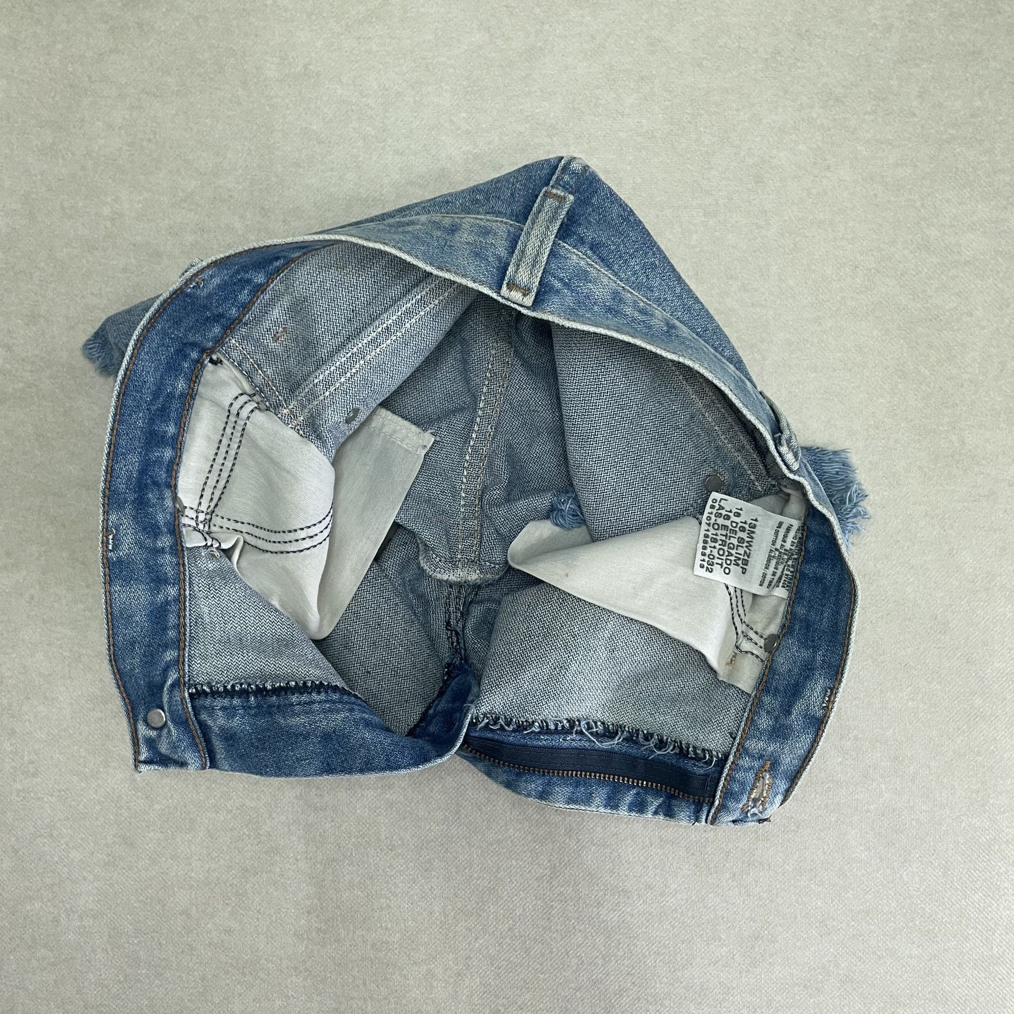 Wrangler Vintage Wrangler Raw Hem High Waist Denim Shorts Blue Wash Size 32" / US 10 / IT 46 - 4 Thumbnail