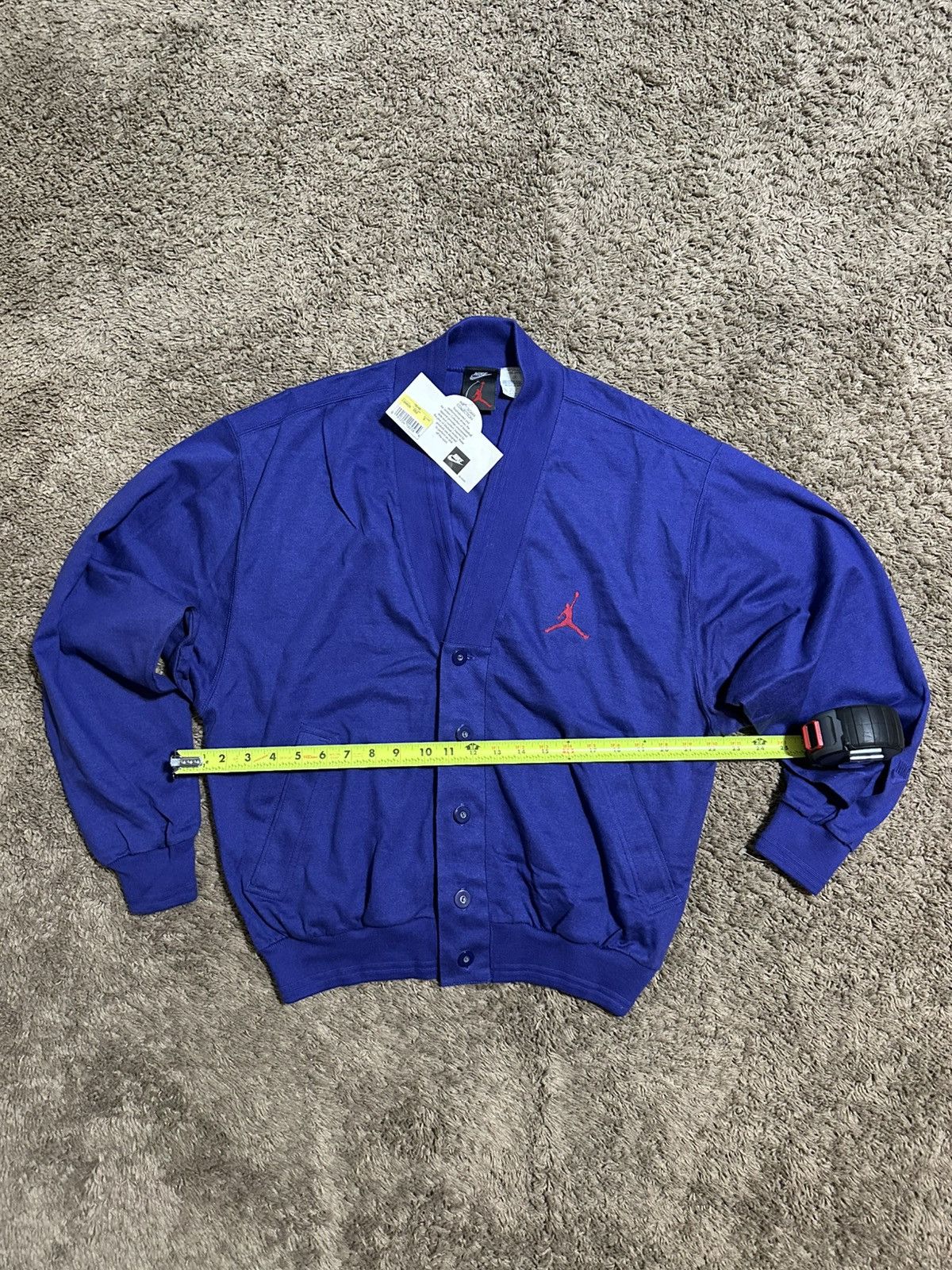 Nike Vintage Nike Air Jordan cardigan sweater 90s size small Size US S / EU 44-46 / 1 - 5 Thumbnail