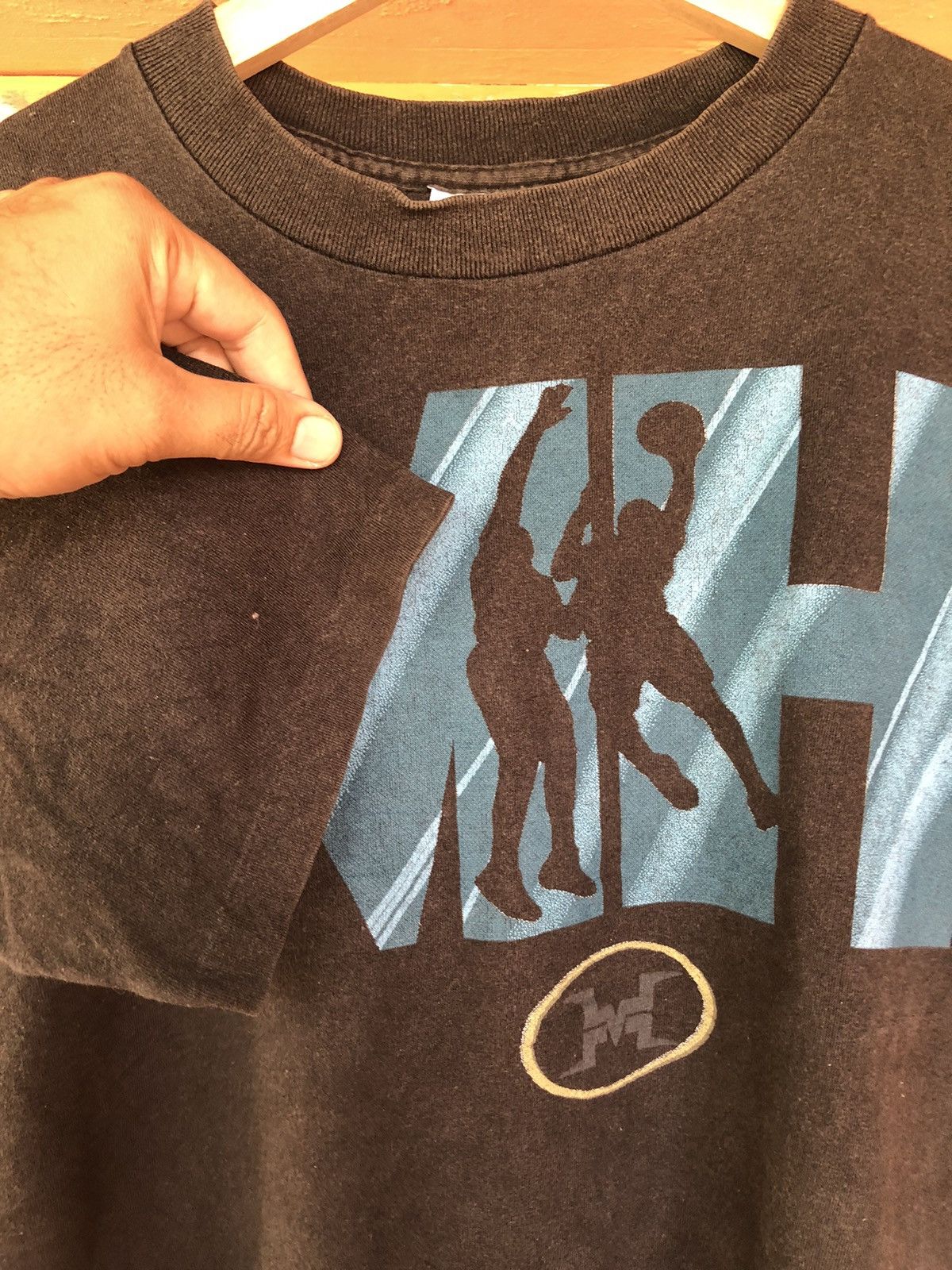 NBA Vintage 90’s Michael Hemings The Landing NBA Shirt Tee Size US M / EU 48-50 / 2 - 5 Thumbnail