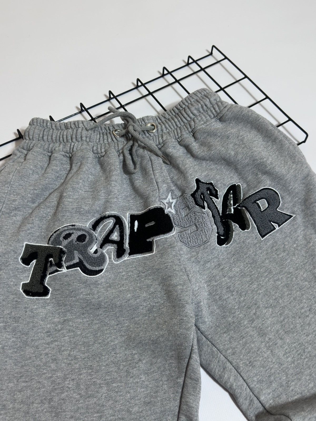 Trapstar London Trapstar Chenille Decoded It's a Secret Joggers Grey Size US 32 / EU 48 - 2 Thumbnail