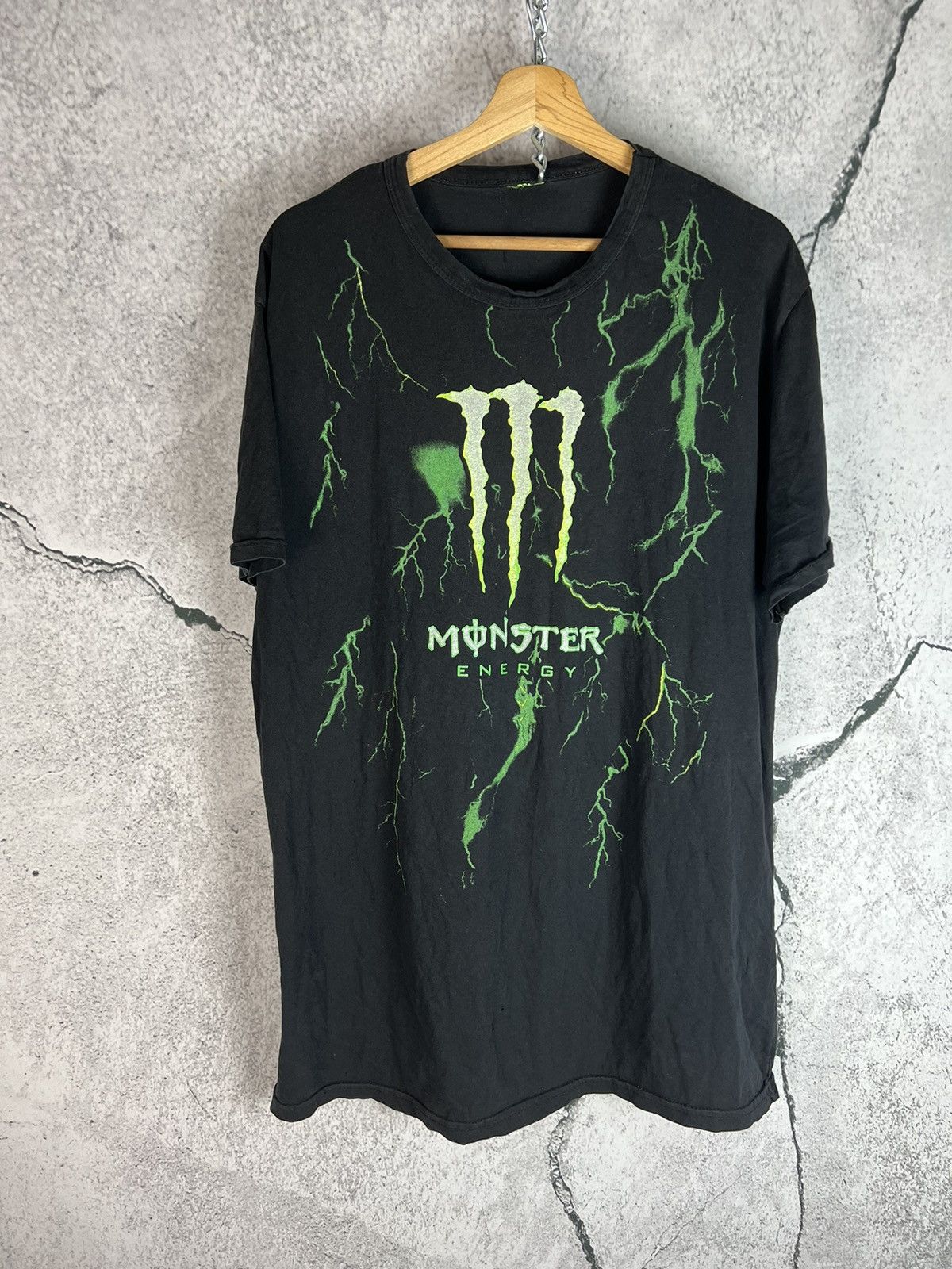 Vintage Vintage distressed Monster energy lightning tee t-shirt Size US XL / EU 56 / 4 - 1 Thumbnail