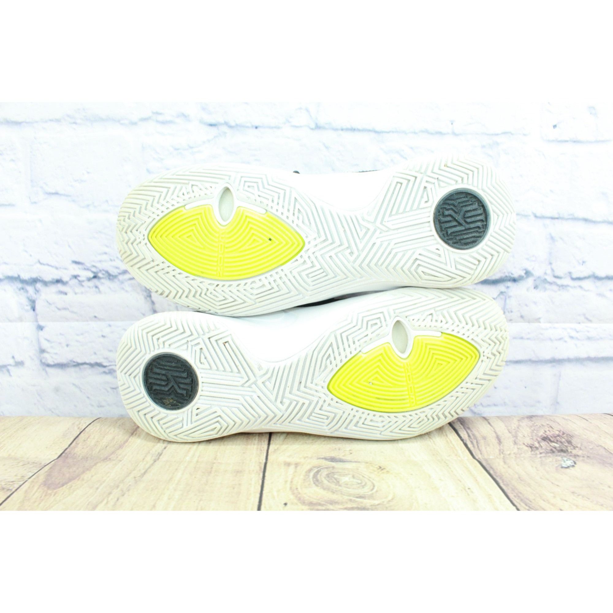 Nike Nike Kyrie 2 Men's Lace Up Mid Top Basketball Sneaker Shoes Size US 8 / EU 41 - 9 Thumbnail