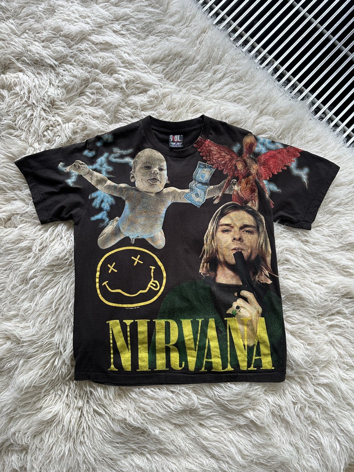ULTRA RARE GIANT NIRVANA KURT KOBAIN T-SHIRT L