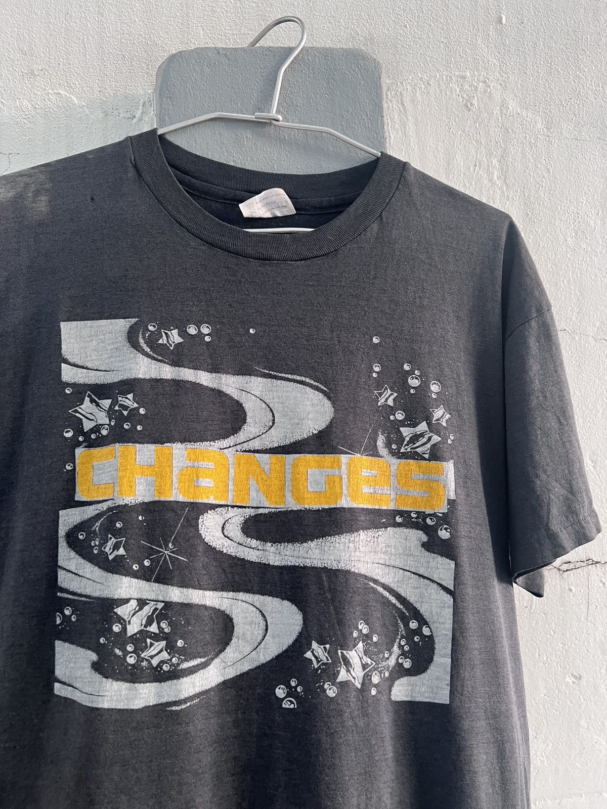 Band Tees Vintage 80s Yes Changes US Tour 1984 Progressive rock Faded Size US XL / EU 56 / 4 - 1 Thumbnail