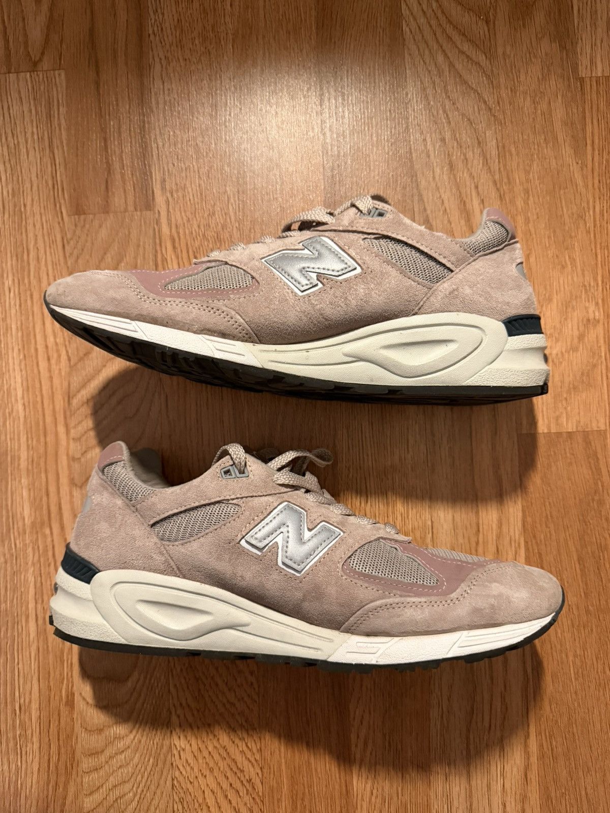 Kith × New Balance New Balance x Kith 990v2 M990K2 size 11 Size US 11 / EU 44 - 1 Thumbnail