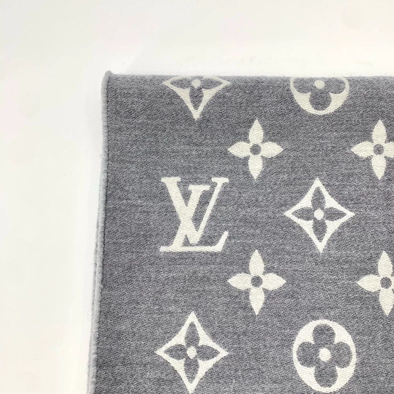 Louis Vuitton Louis Vuitton Grey presbyopic wool fringed scarf Size ONE SIZE - 2 Thumbnail