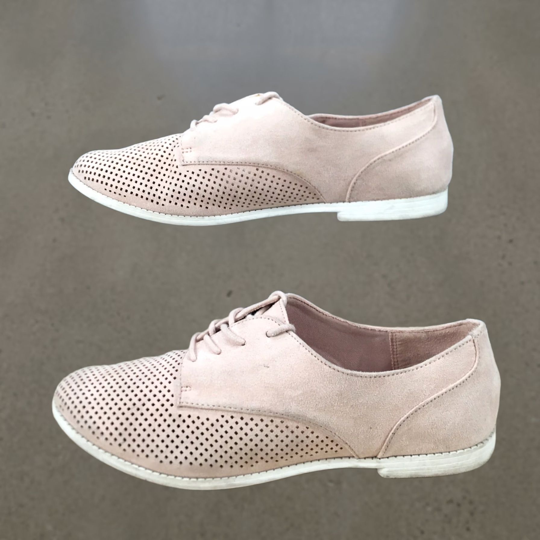 Vintage Kelly & Katie Malindi Oxford Pink Low Top Flat Womens 7 Casual Lace Up Suede Perforated Shoes I think this is the best given constraints Size M / US 6-8 / IT 42-44 - 1 Thumbnail