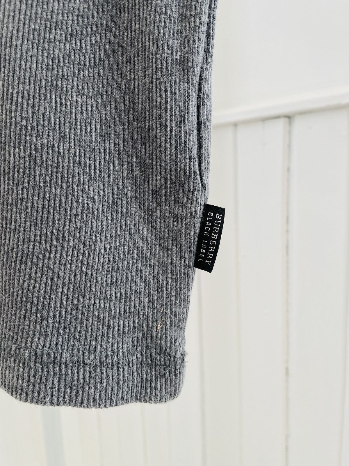 Burberry VTG FADED BURBERRY NOVA CHECK POCKET TEE Size M / US 6-8 / IT 42-44 - 4 Thumbnail