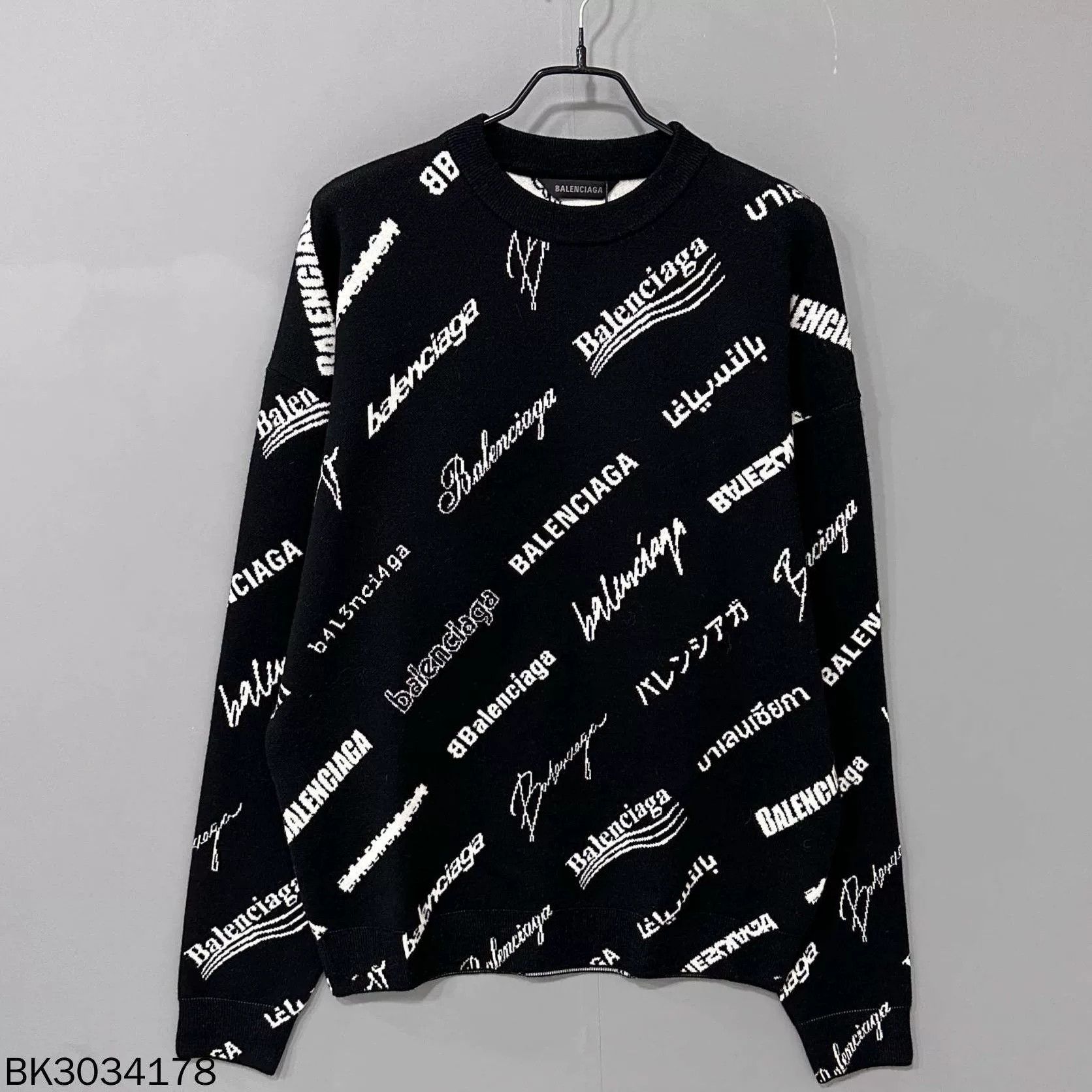 Balenciaga Balenciaga Multi Print Knit Sweater Size XS / US 0-2 / IT 36-38 - 1 Thumbnail