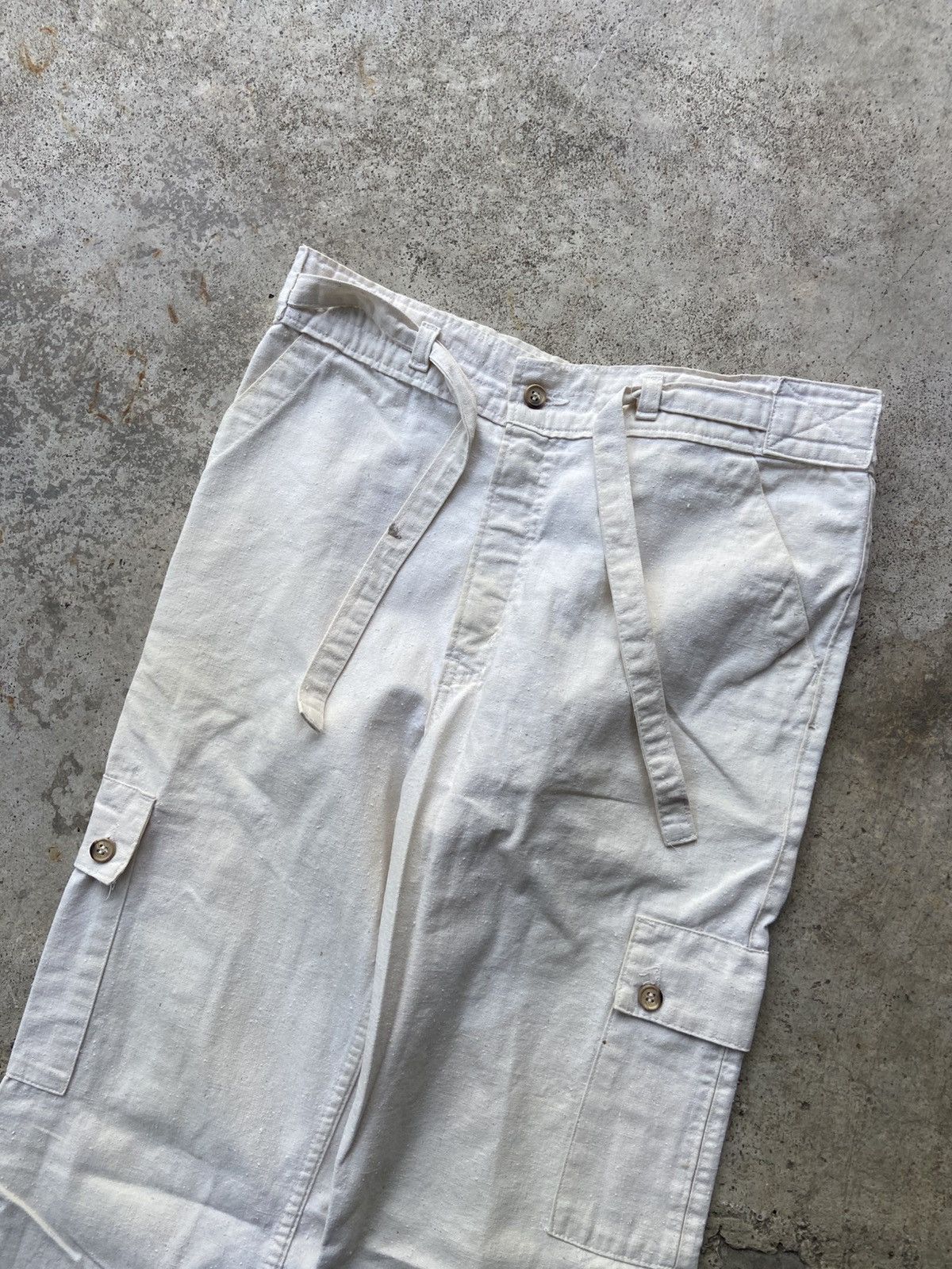 Levi's Vintage 80s Levi’s White Tab Cargo Off White Flare Pants Size US 32 / EU 48 - 3 Thumbnail