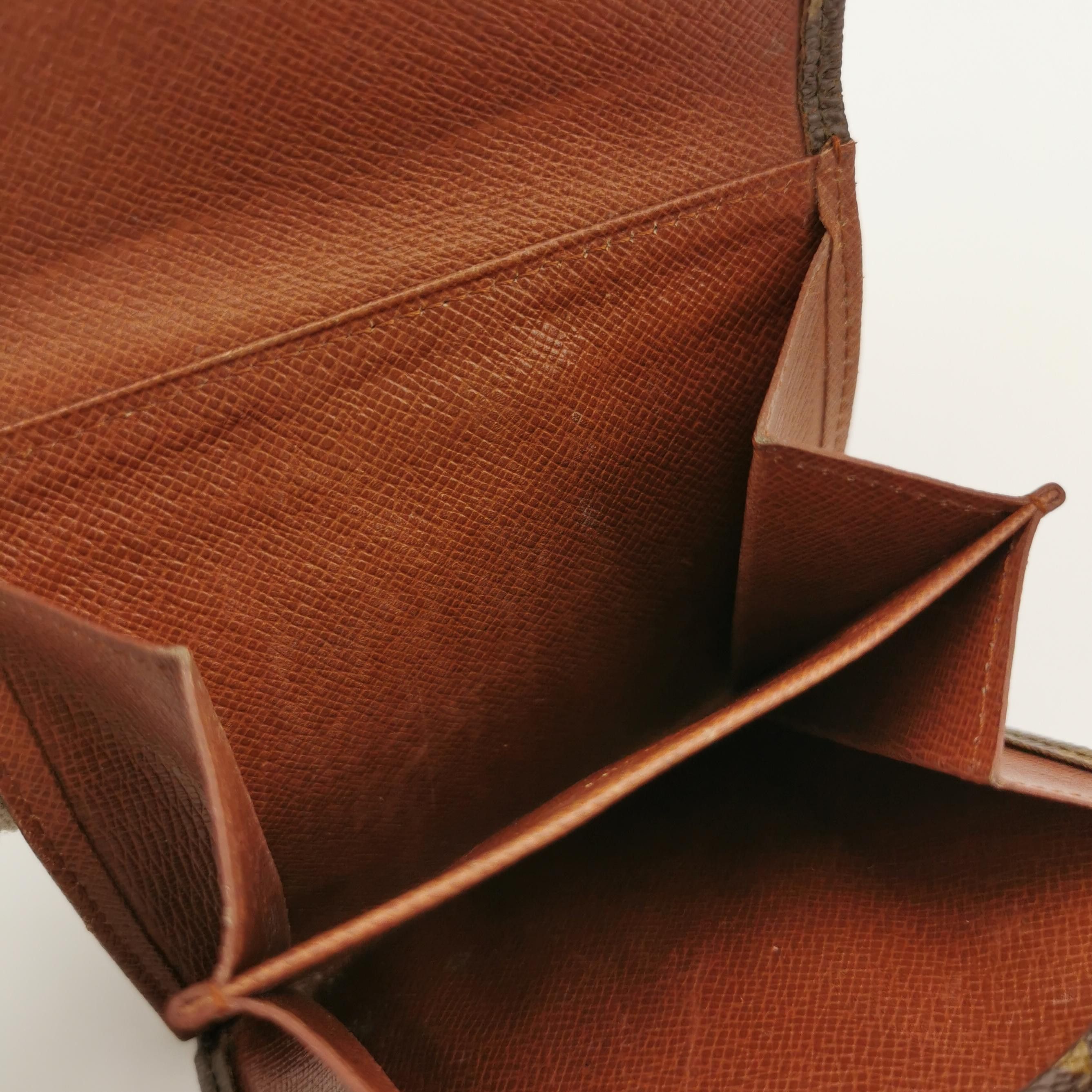 Louis Vuitton Louis Vuitton (LV) Victorine vintage flower button wallet - Size ONE SIZE - 6 Thumbnail